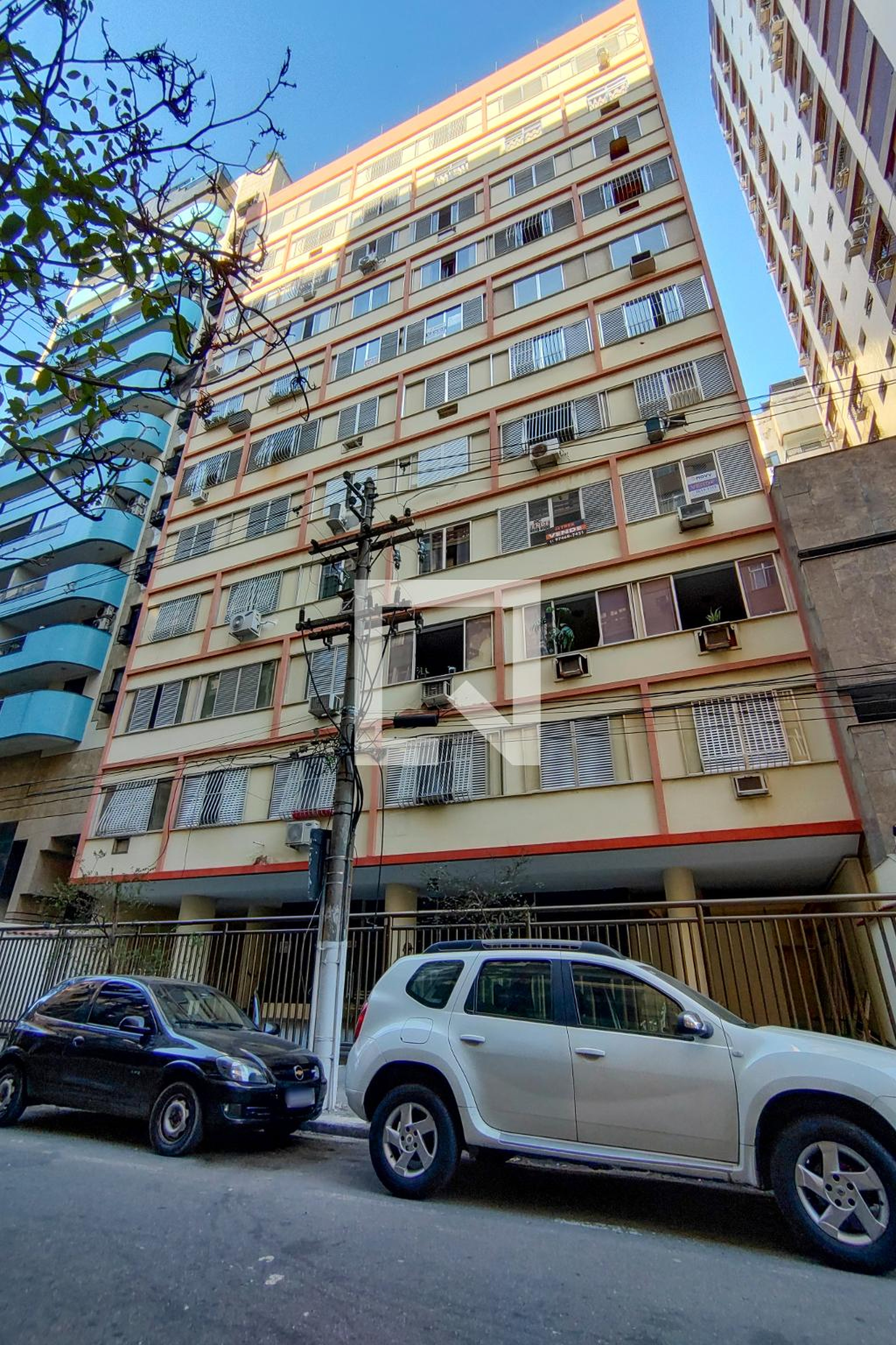 Fachada do Prédio Condomínio em Avenida Almirante Ary Parreiras, 50