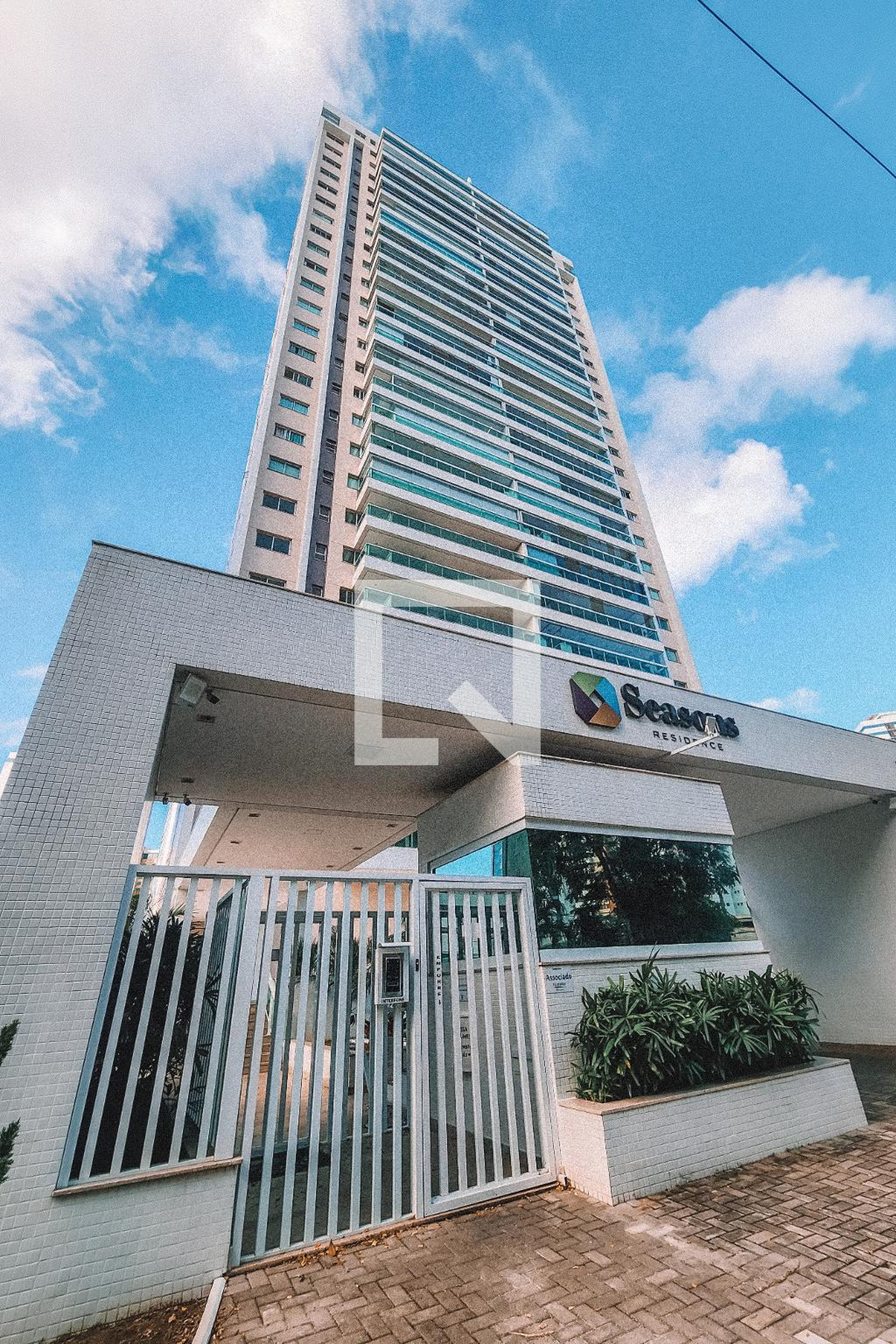 Fachada Condomínio Seasons Residence