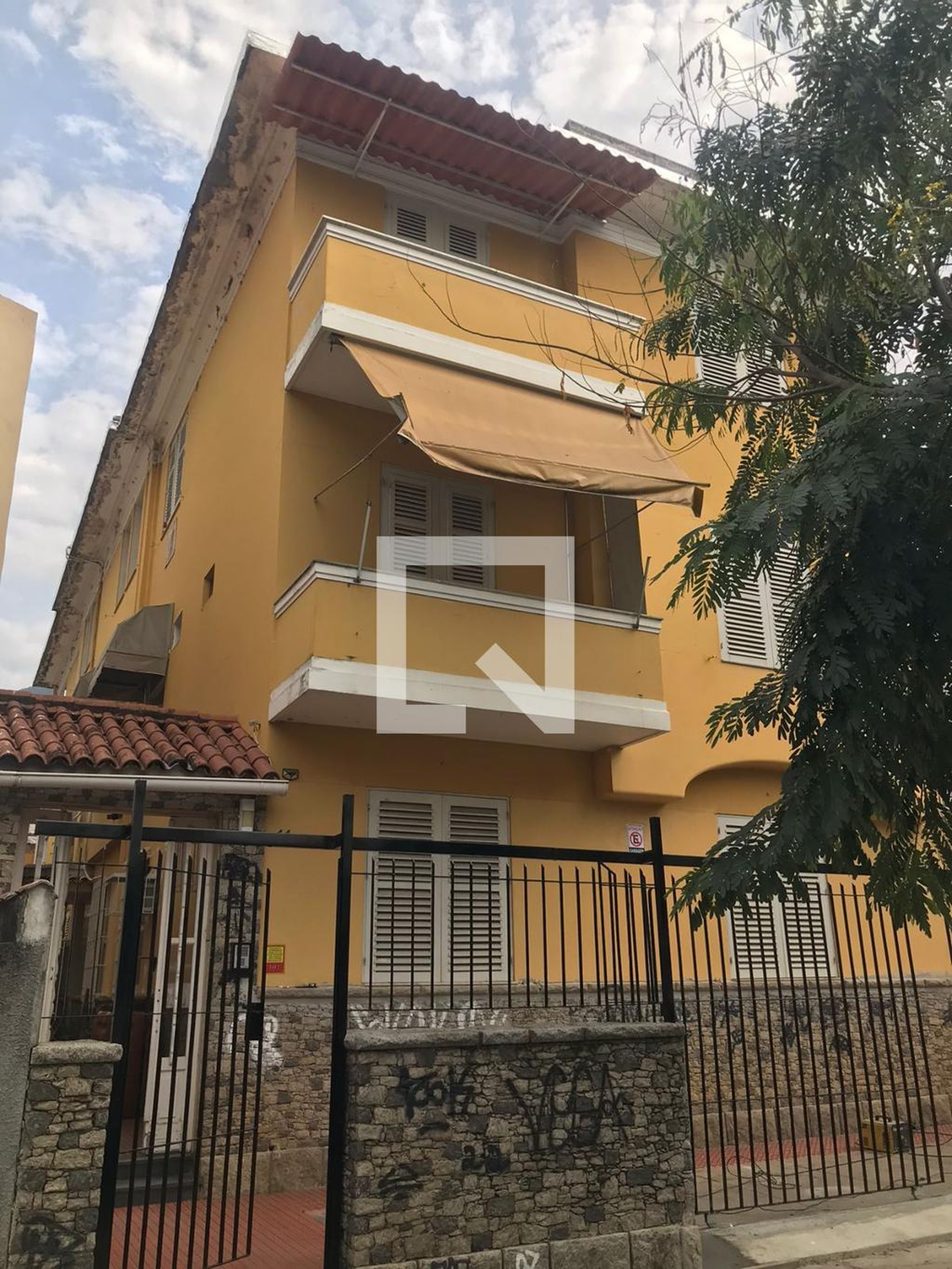 Fachada do Prédio Condomínio em Rua Livreiro Francisco Alves, 11