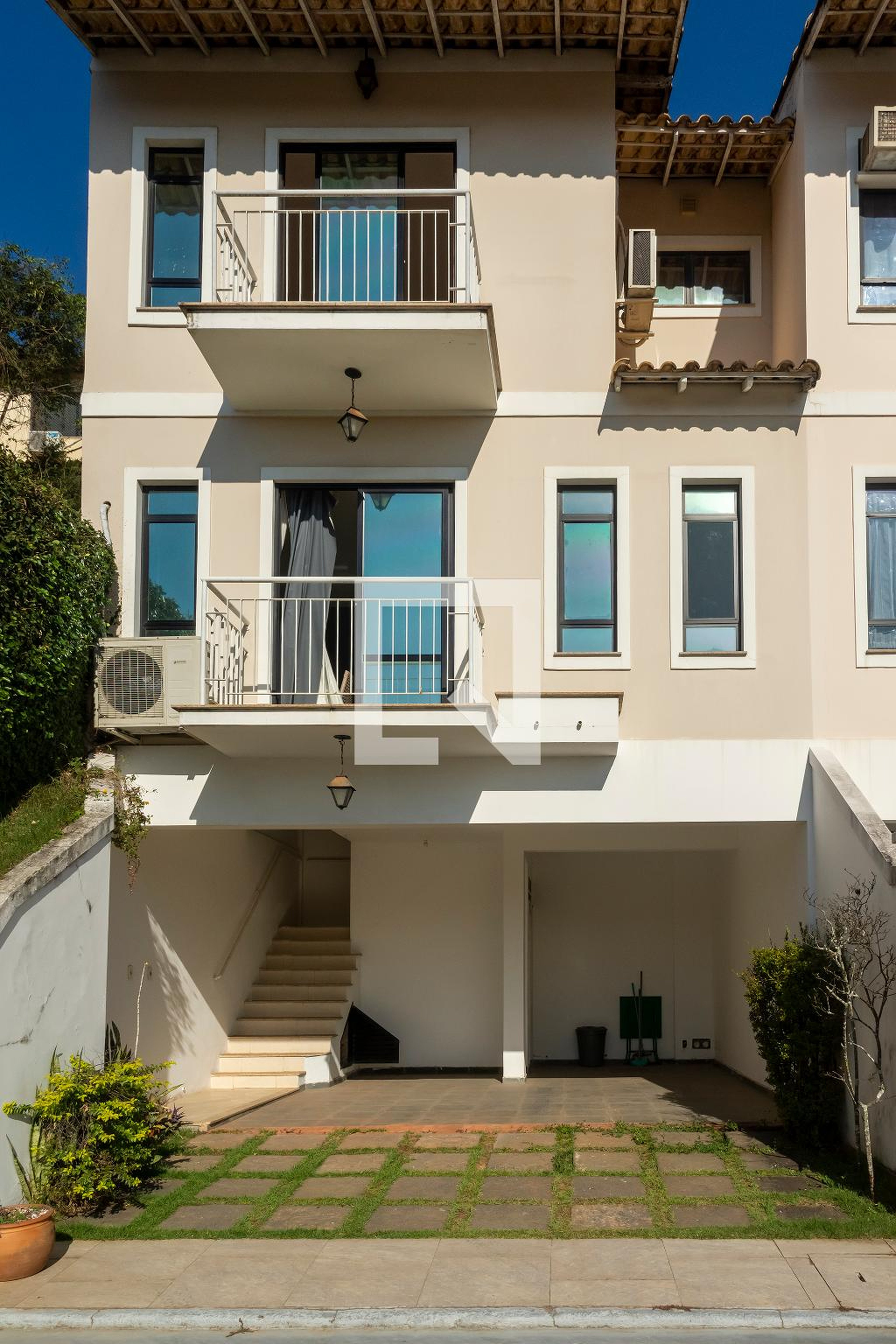 Fachada Condomínio em Rua Alberto Pasqualini, 486