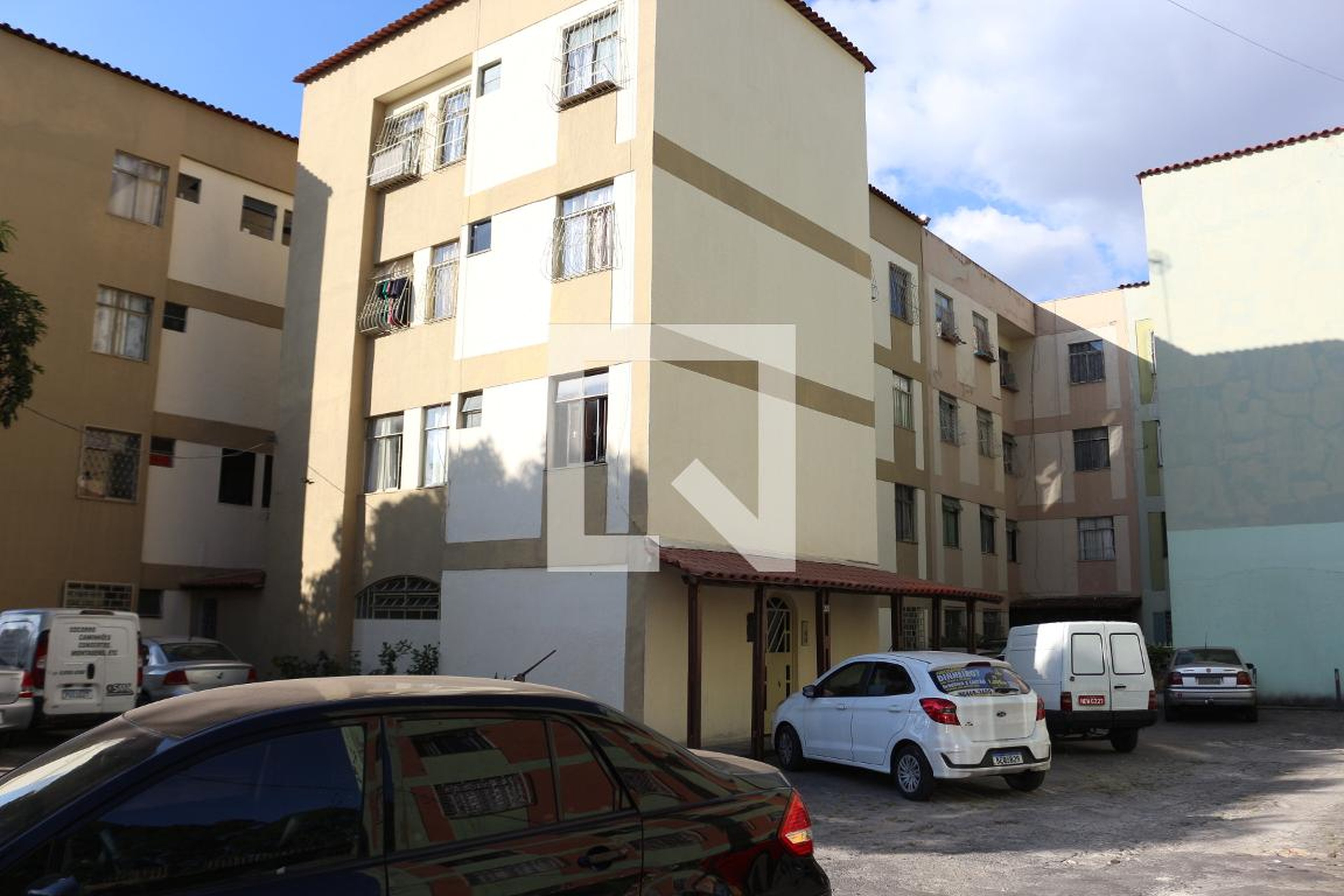 Fachada Condomínio em Rua Três, 255