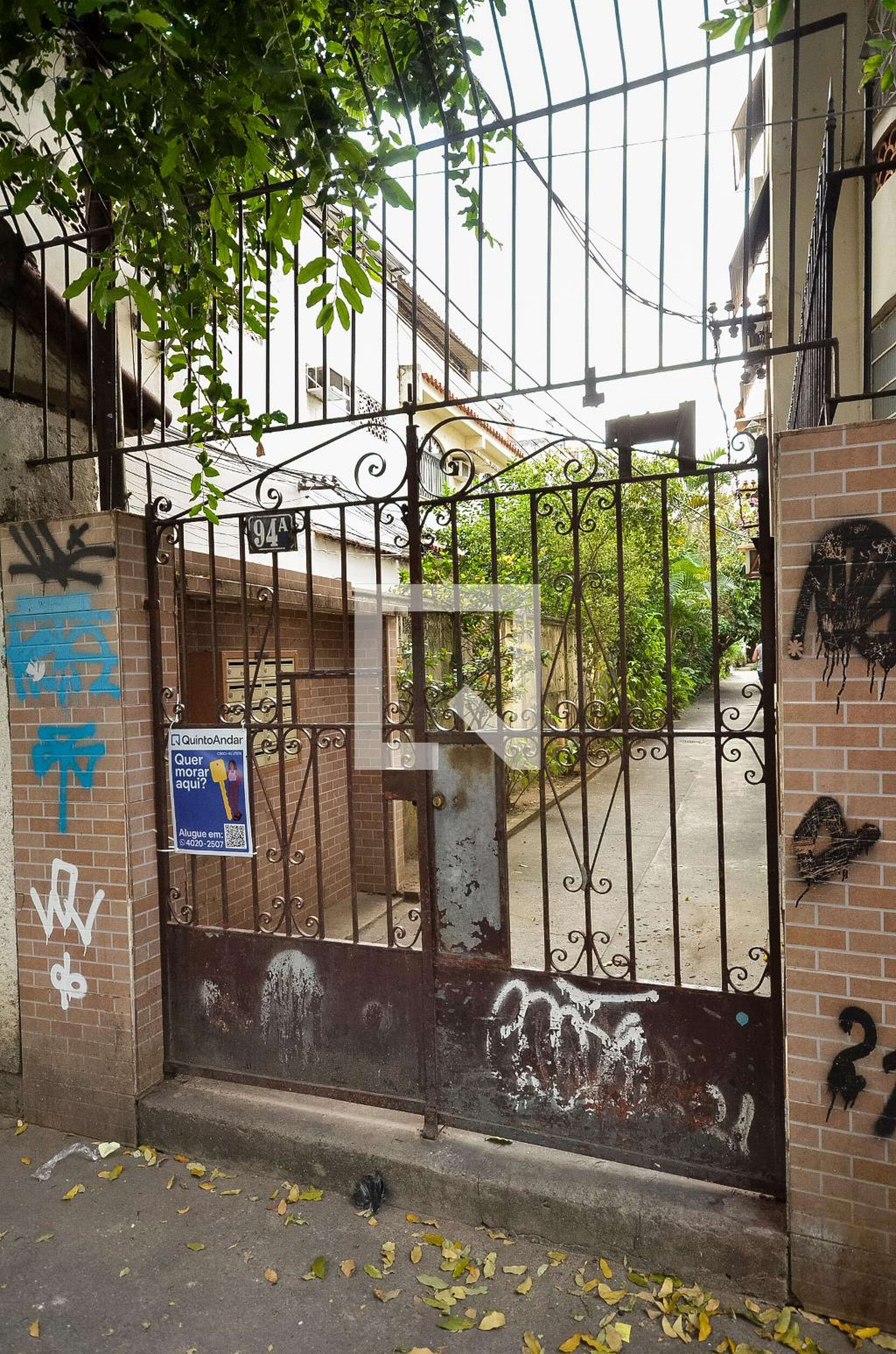 Fachada Condomínio em Rua Visconde de Itamarati, 94