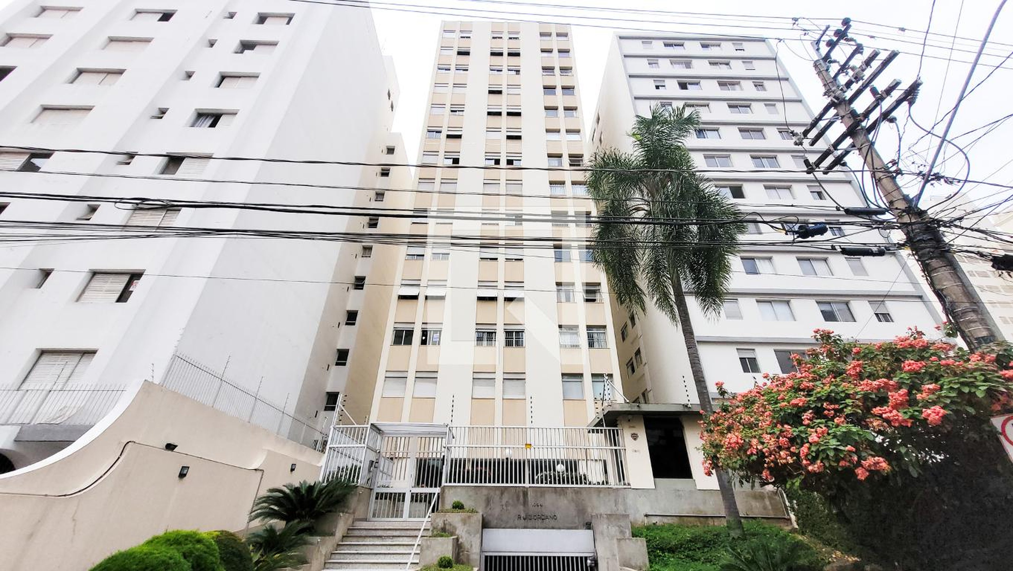 Fachada Condomínio em Rua Padre Vieira, 1094