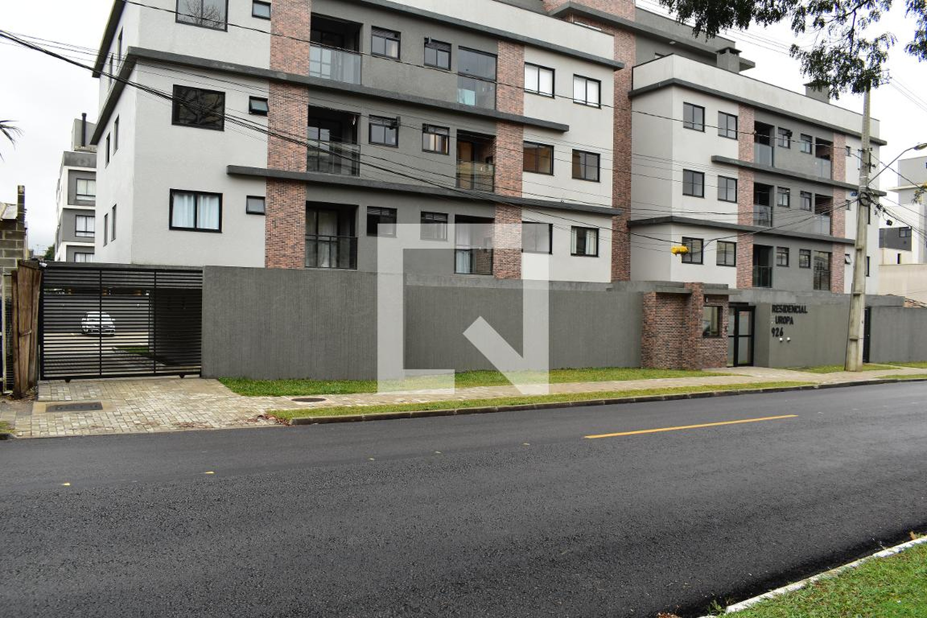 Fachada do condomínio Condomínio em Rua Theophilo Mansur, 926