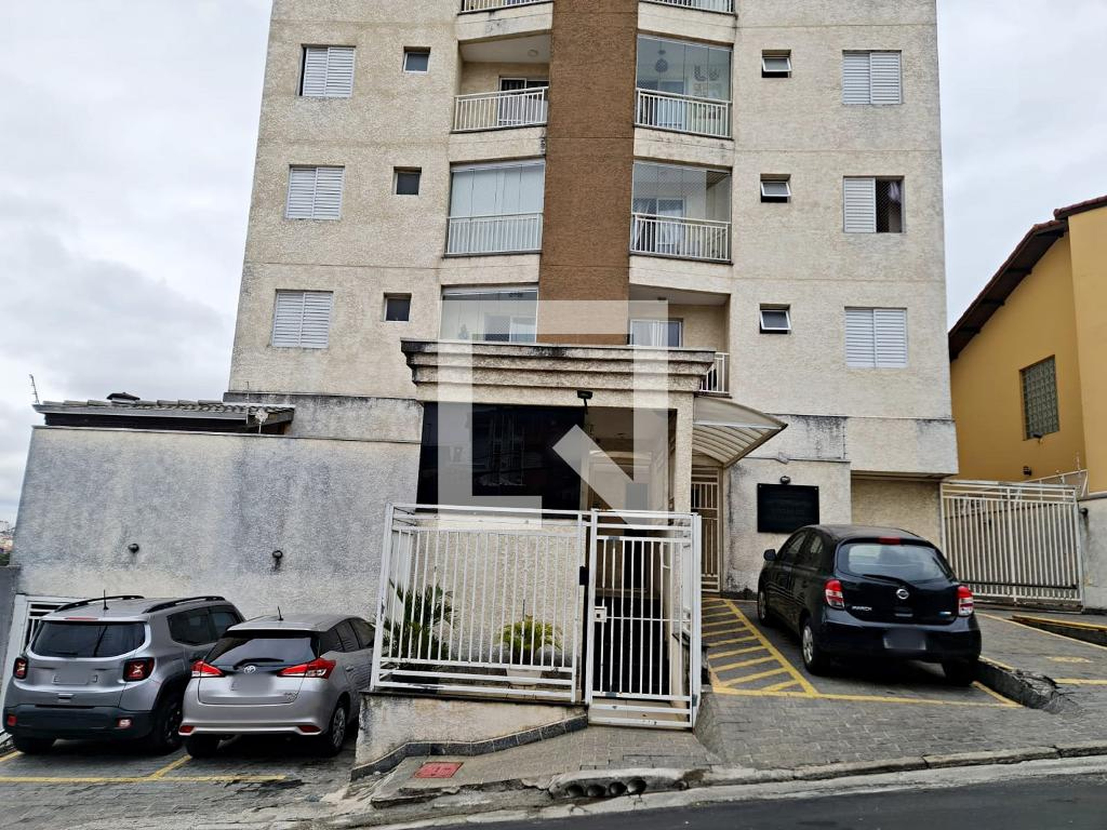 Fachada do Prédio Condomínio Vistas da Ponte Grande