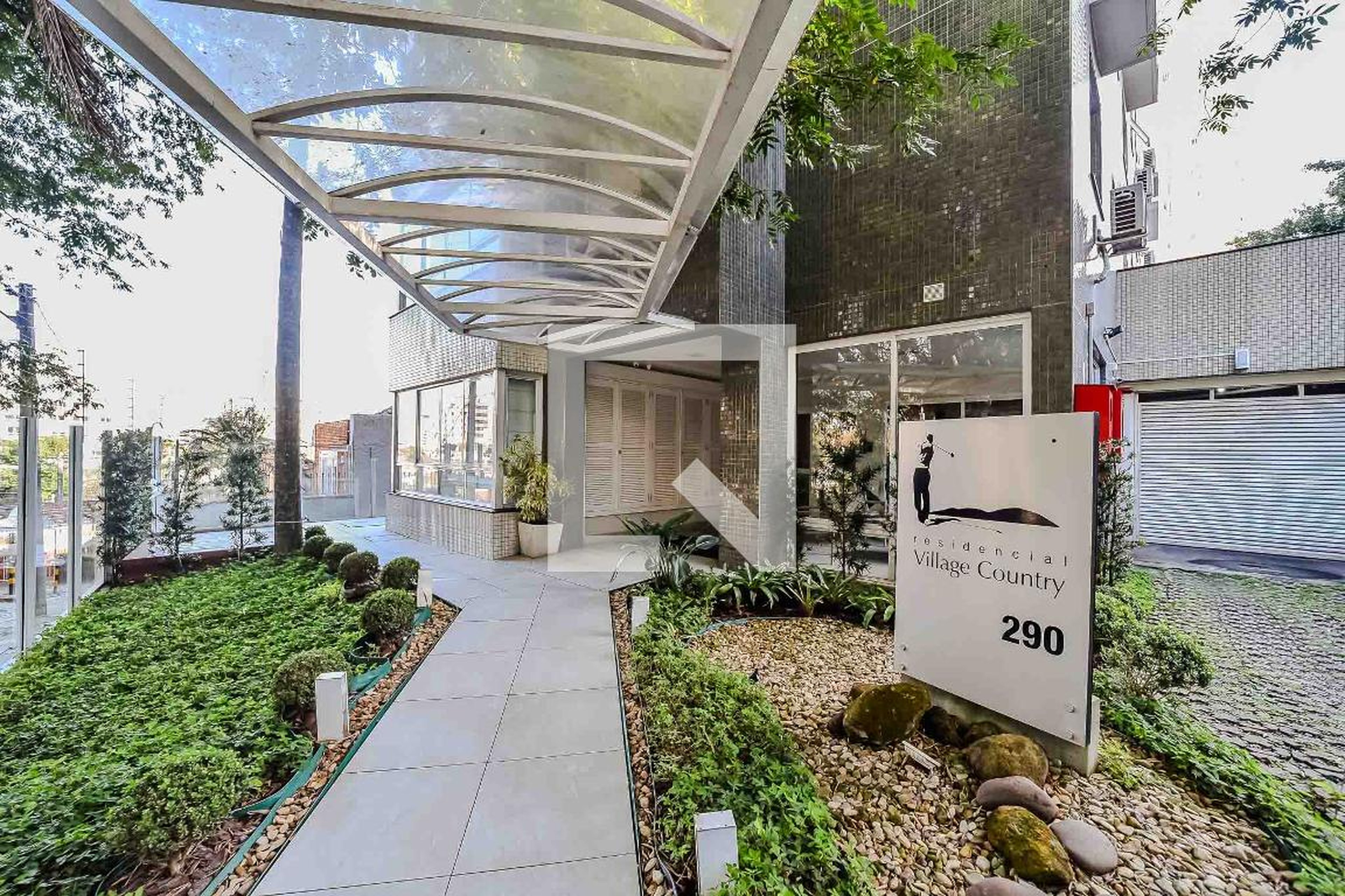 Entrada - Village Country