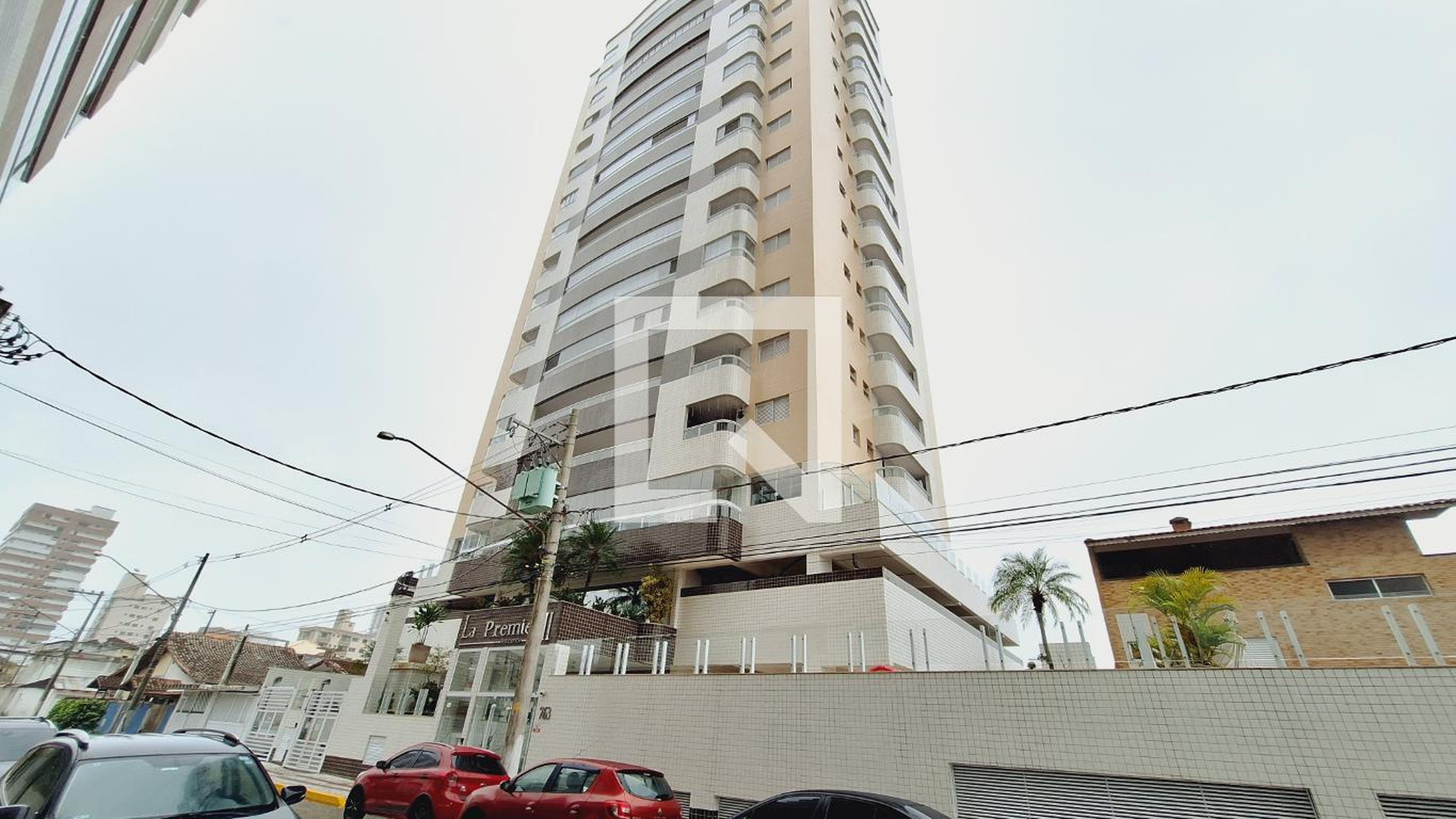 Fachada do Prédio Condomínio la premier ll