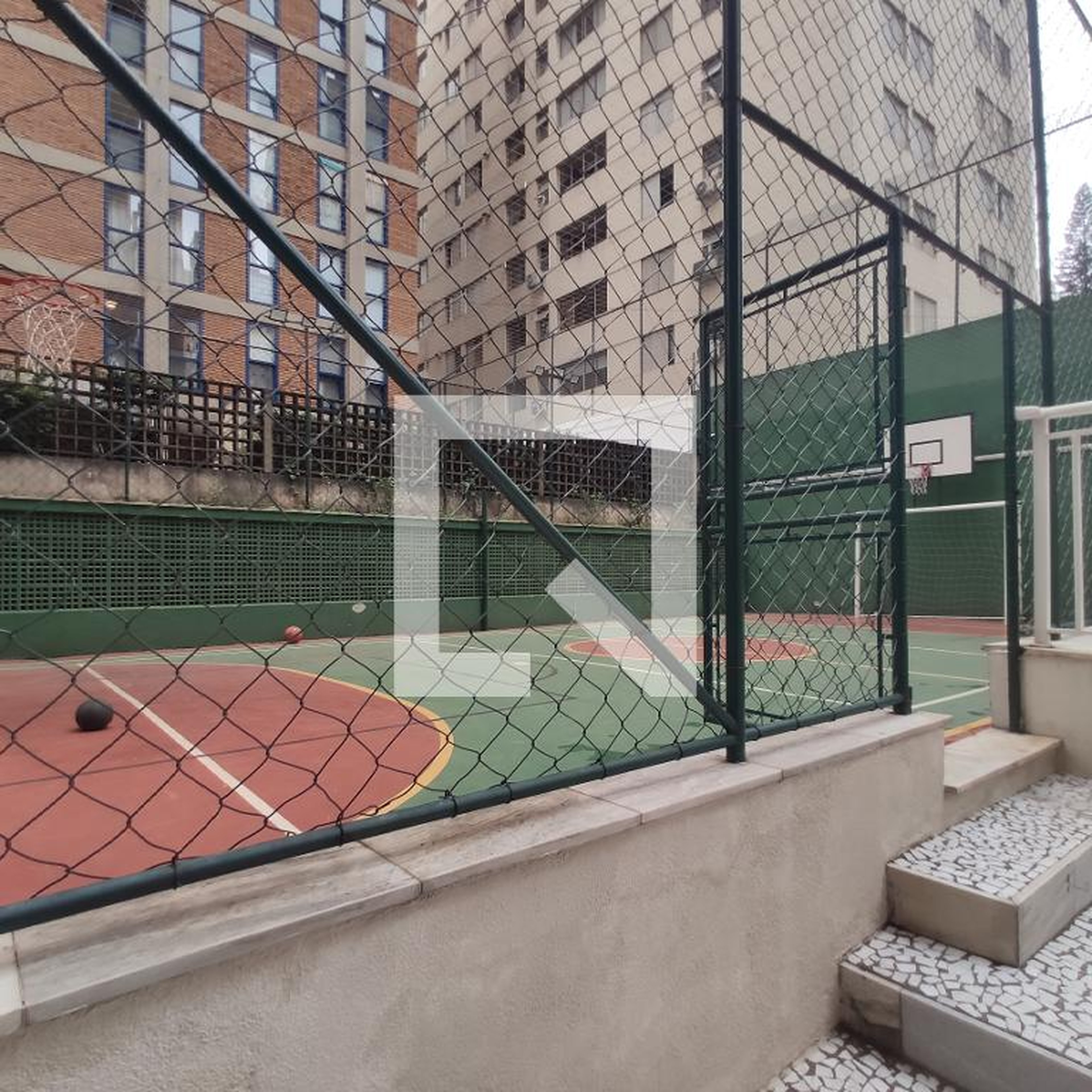 Quadra Esportiva - Avis Rara