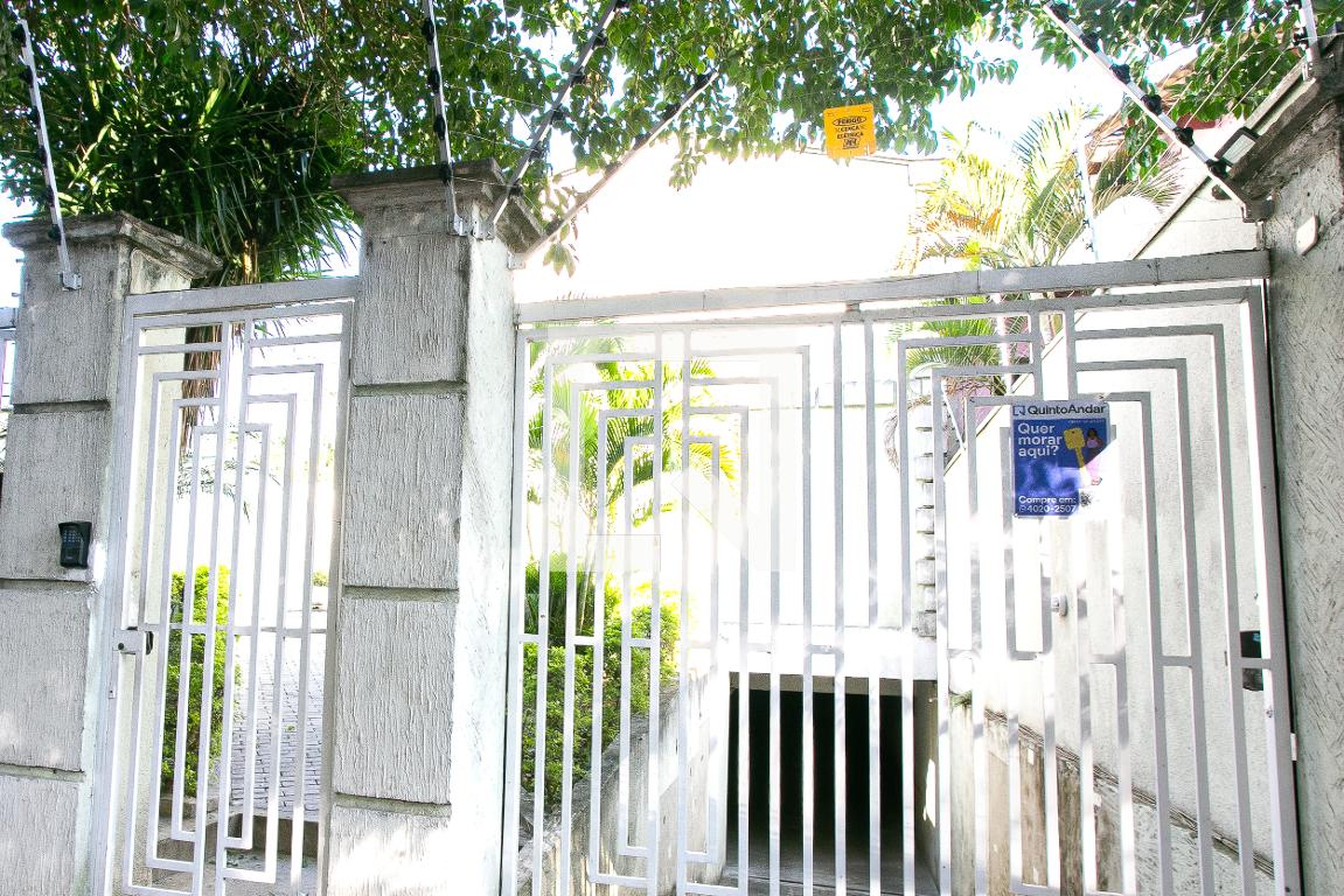 Fachada Condomínio em Rua Pedro Alegretti, 513