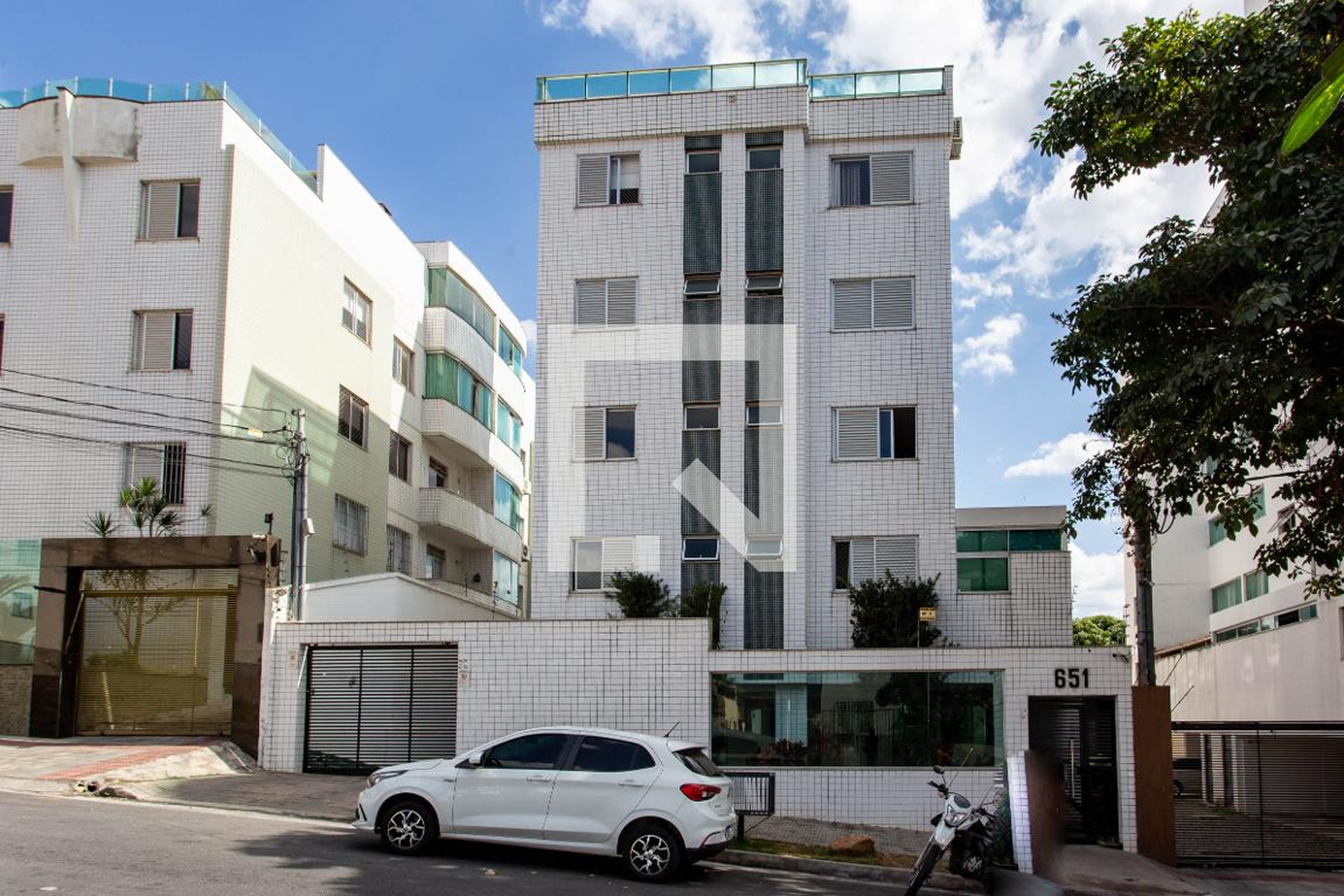 Fachada Condomínio em Rua Cecília Fonseca Coutinho, 651