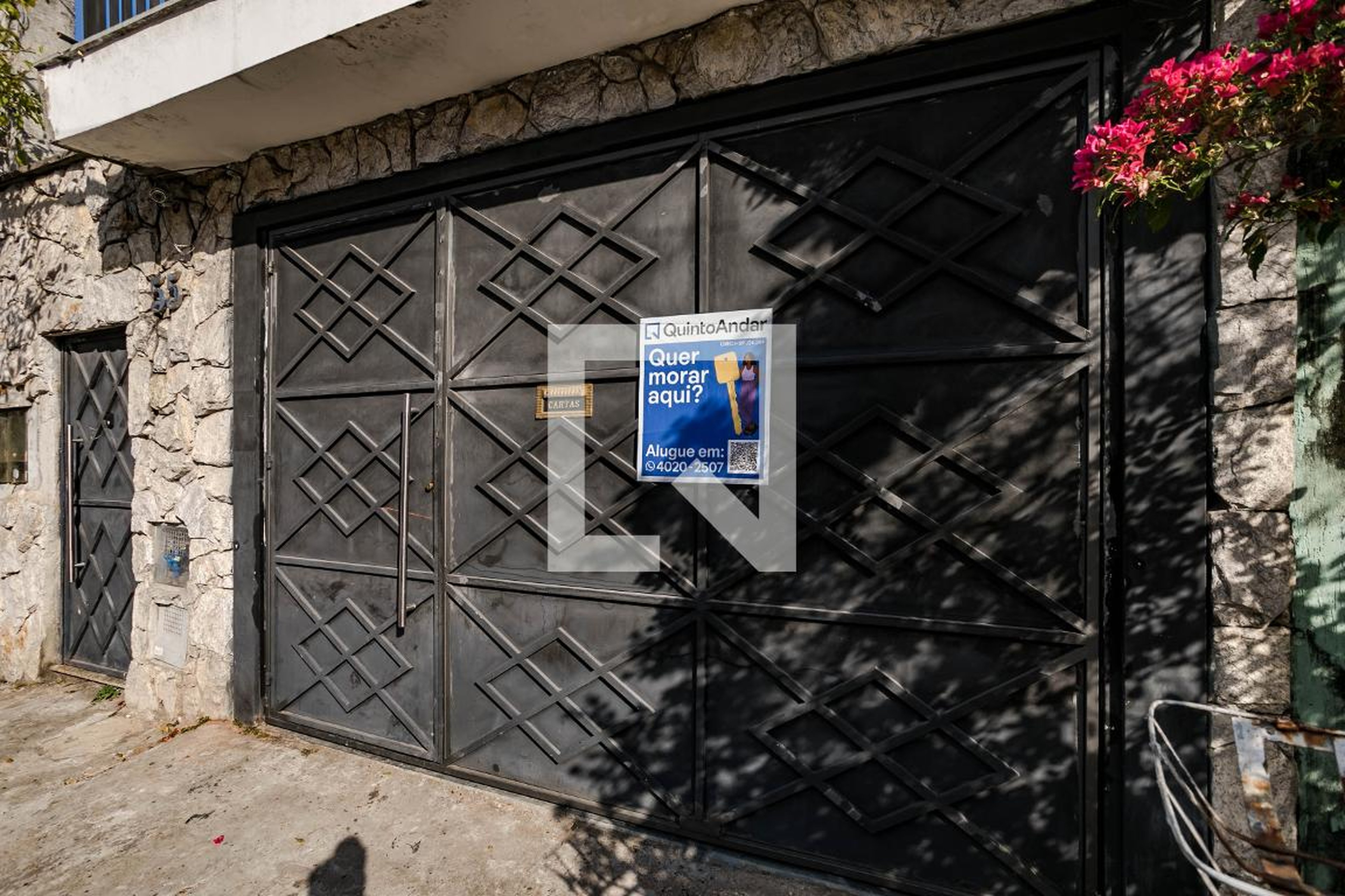 Fachada Condomínio em Rua Odila Rodrigues Martins, 55