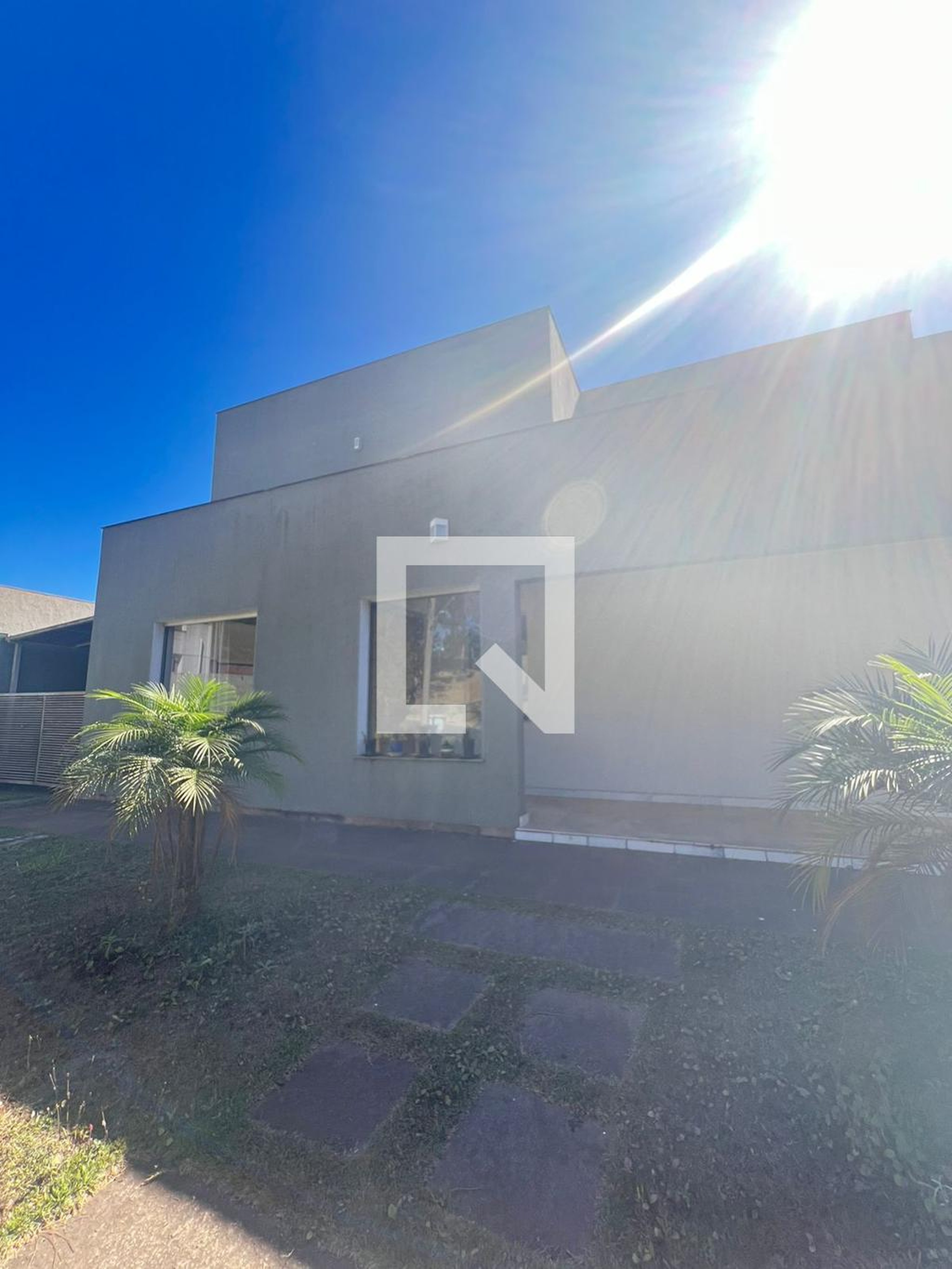 Fachada Condomínio em Rua dos Flamboyants, 2460