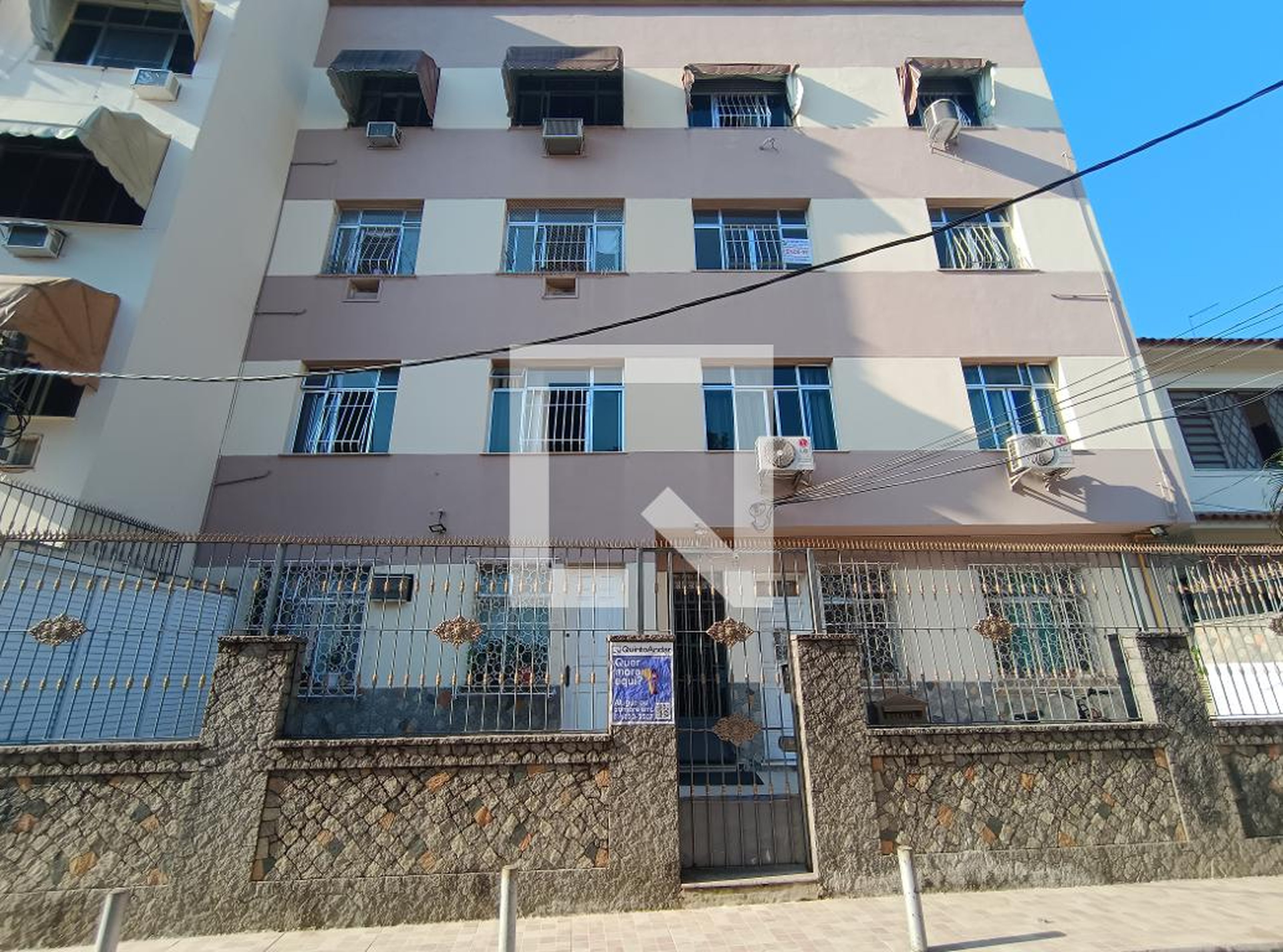 Fachada Condomínio em Travessa General Penha Brasil, 117