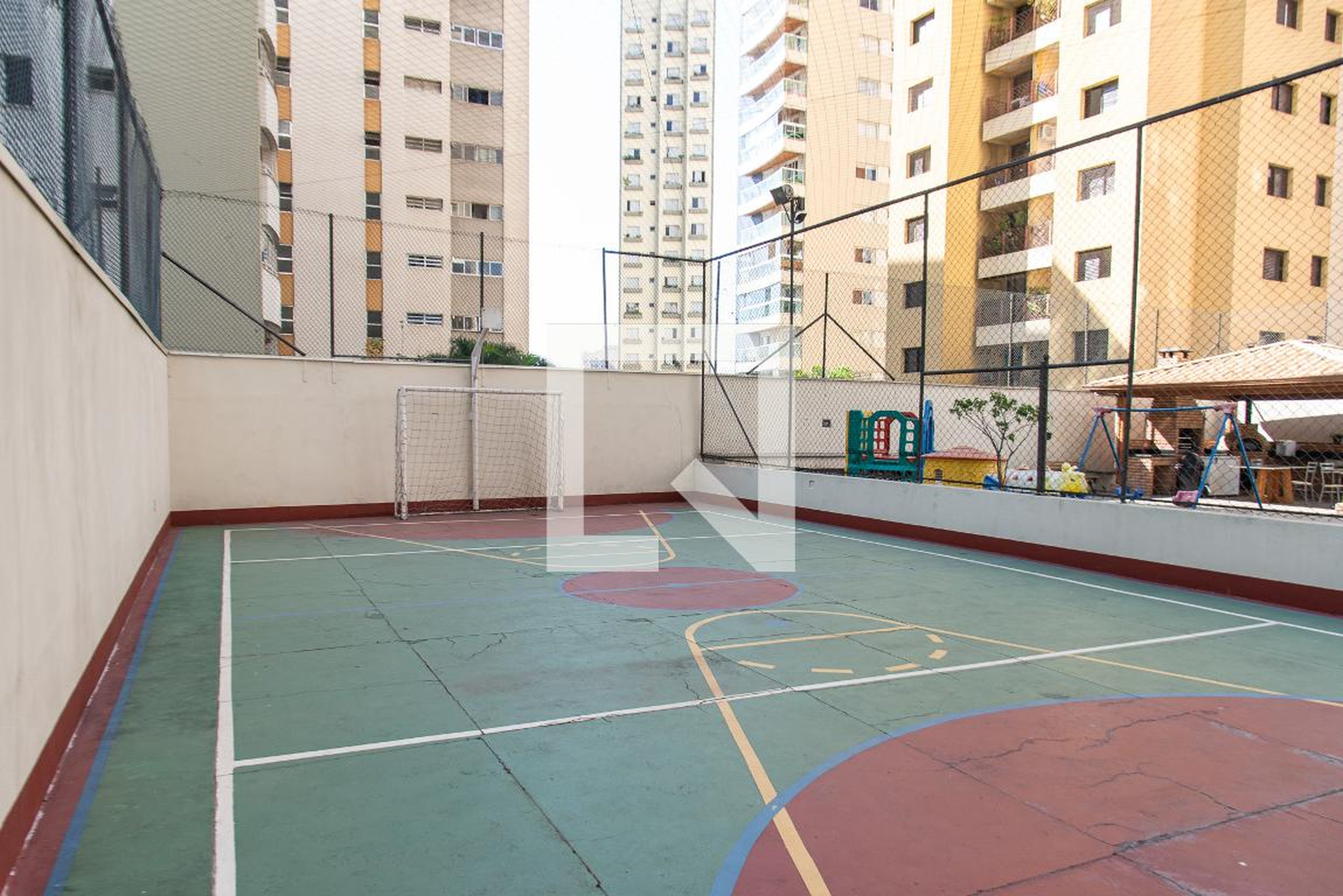 Quadra poliesportiva - Maison Tour D'argent