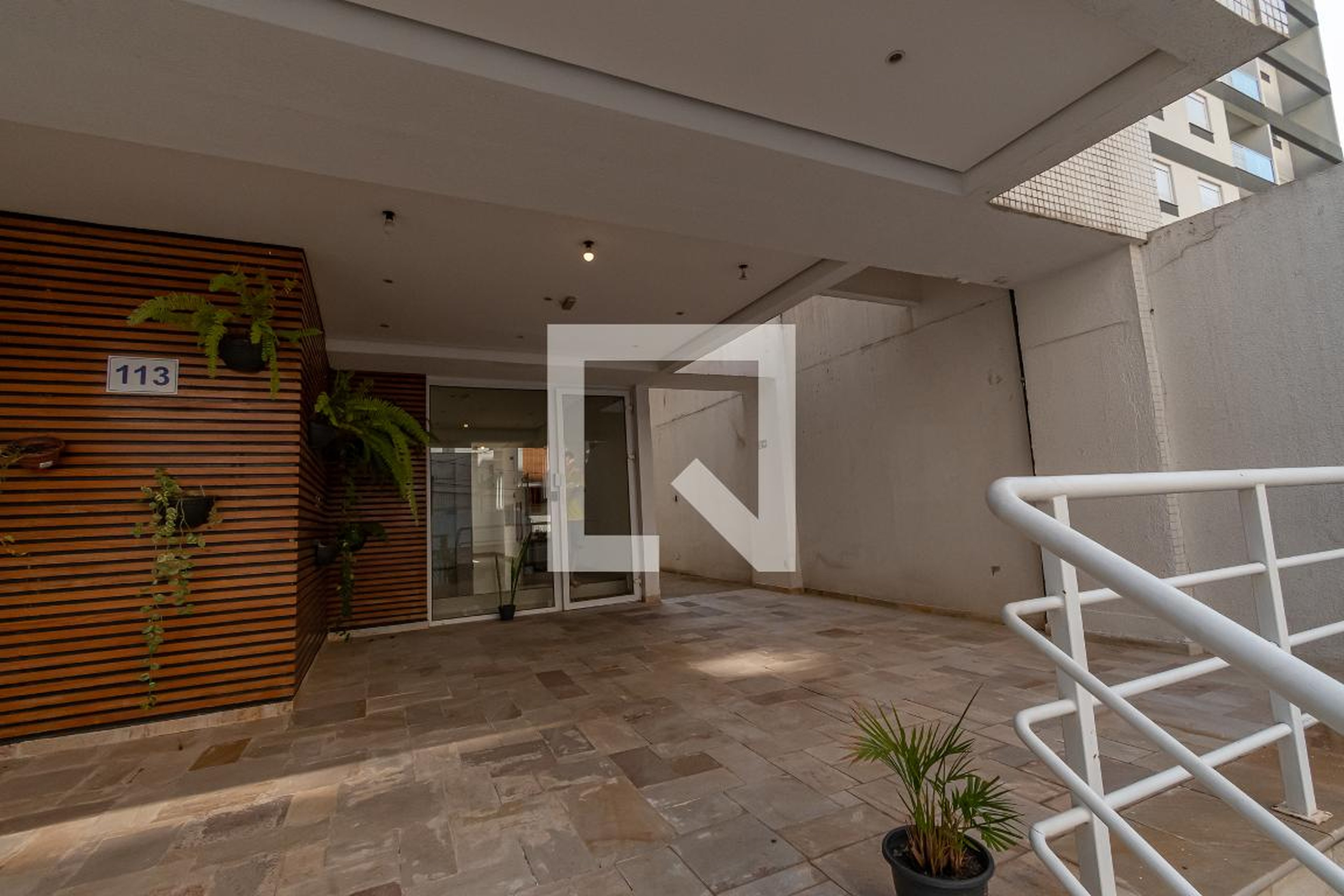 Hall de Entrada Condomínio em Rua Álvaro Muller, 513