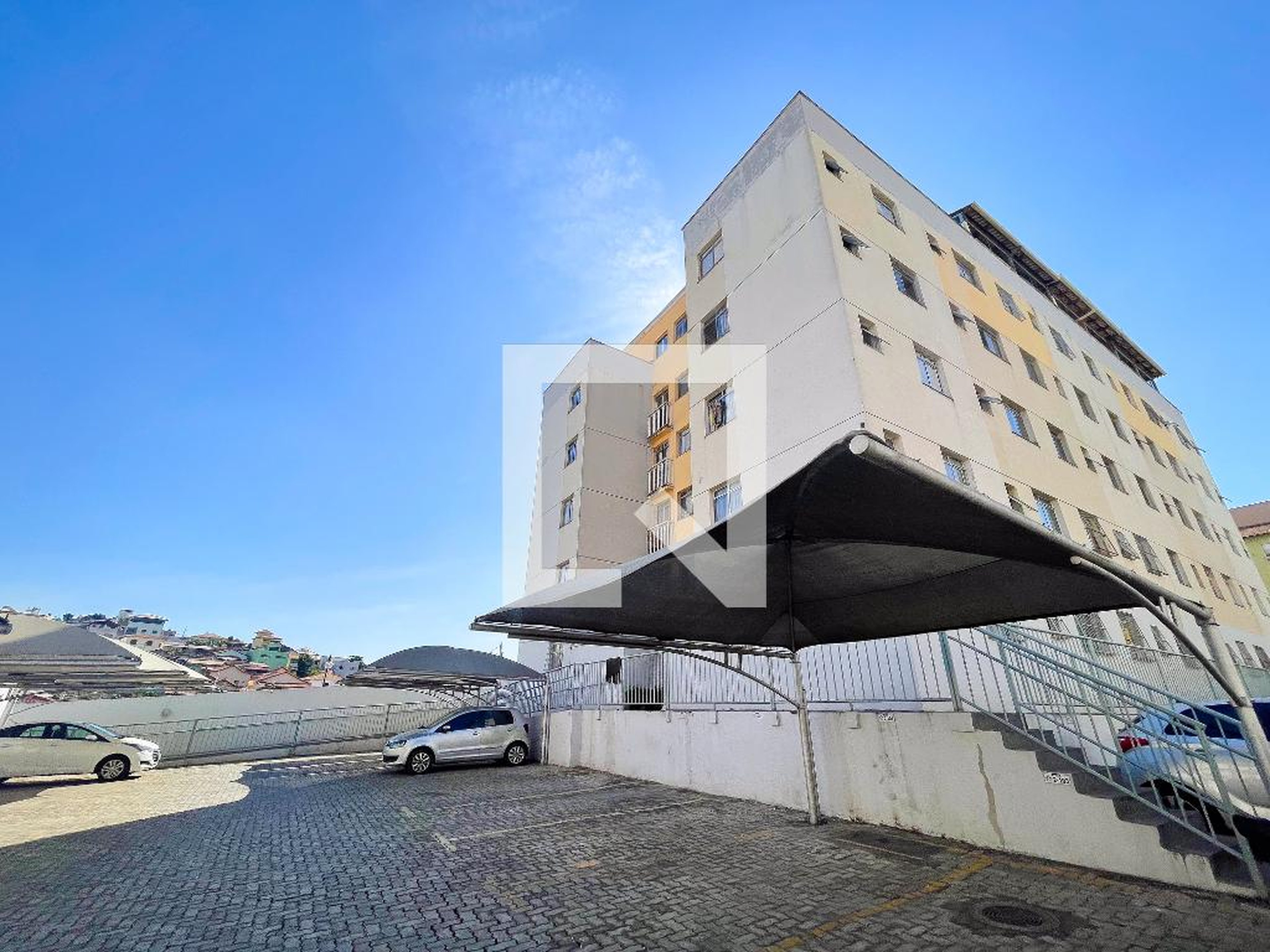 Fachada Condomínio em Rua Solange Bernardes Decliê, 255