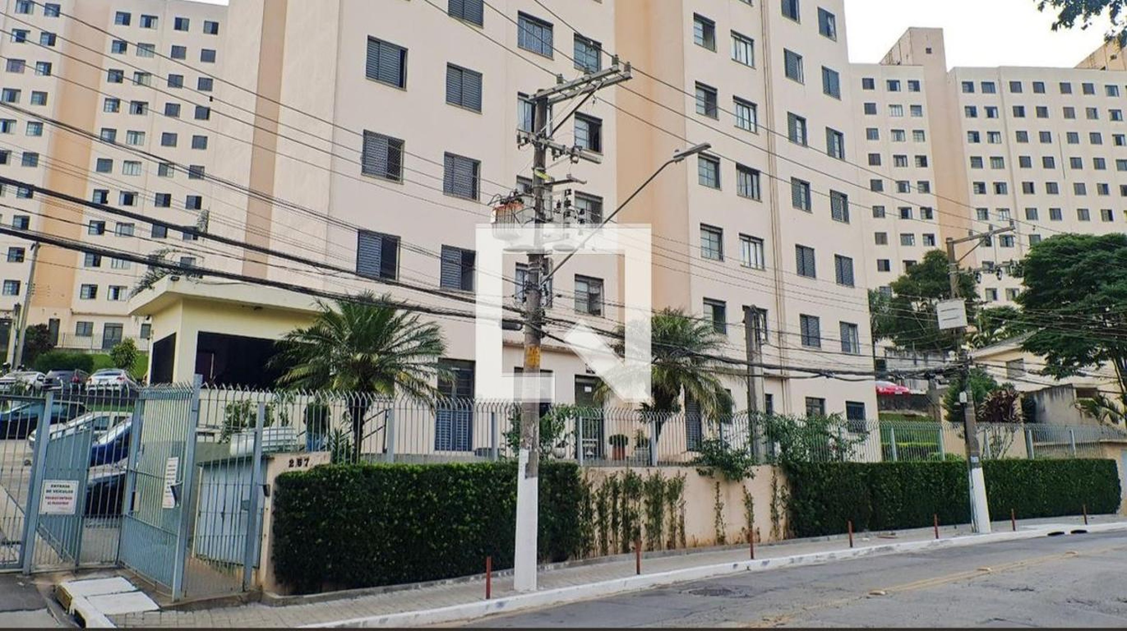 Fachada Condomínio em Rua Ademar Martins de Freitas, 259