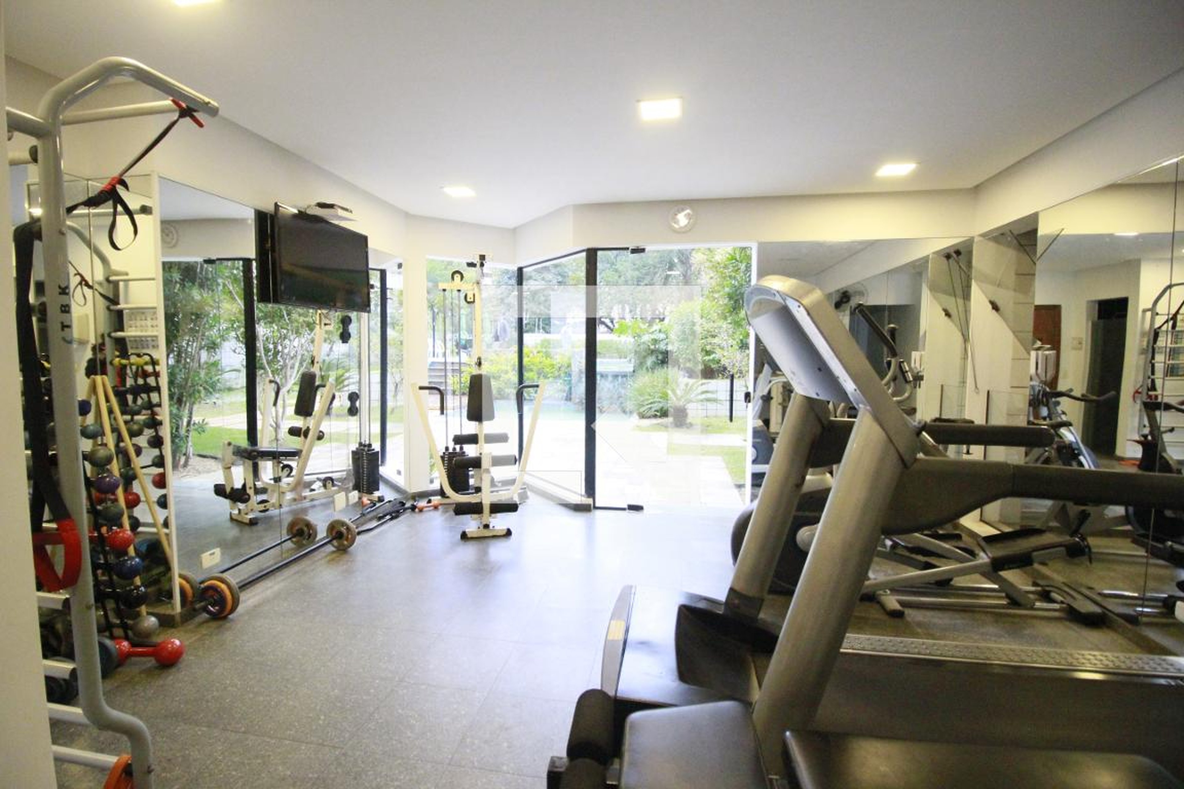 Academia - Park Lane