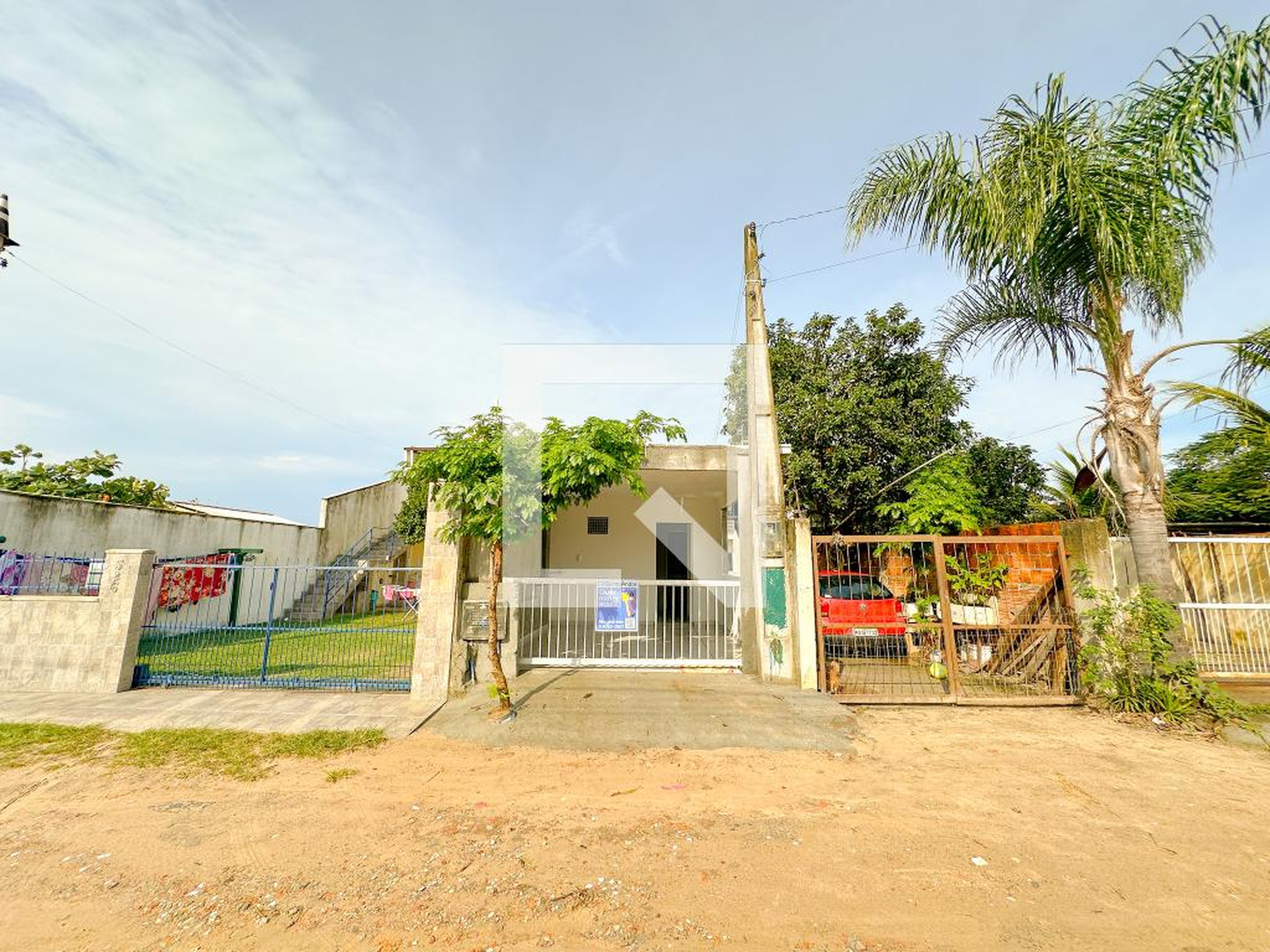 Fachada Condomínio em Servidão Cinco Rosas, 63