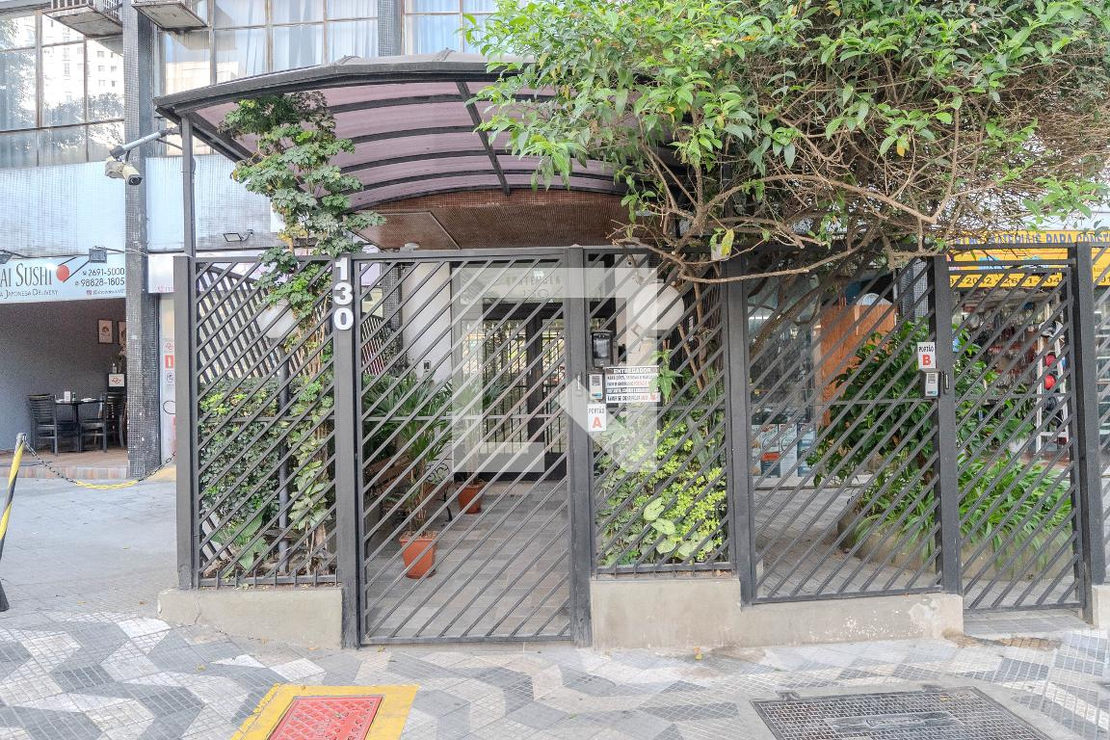 Fachada Condomínio em Praça Quatorze Bis, 120