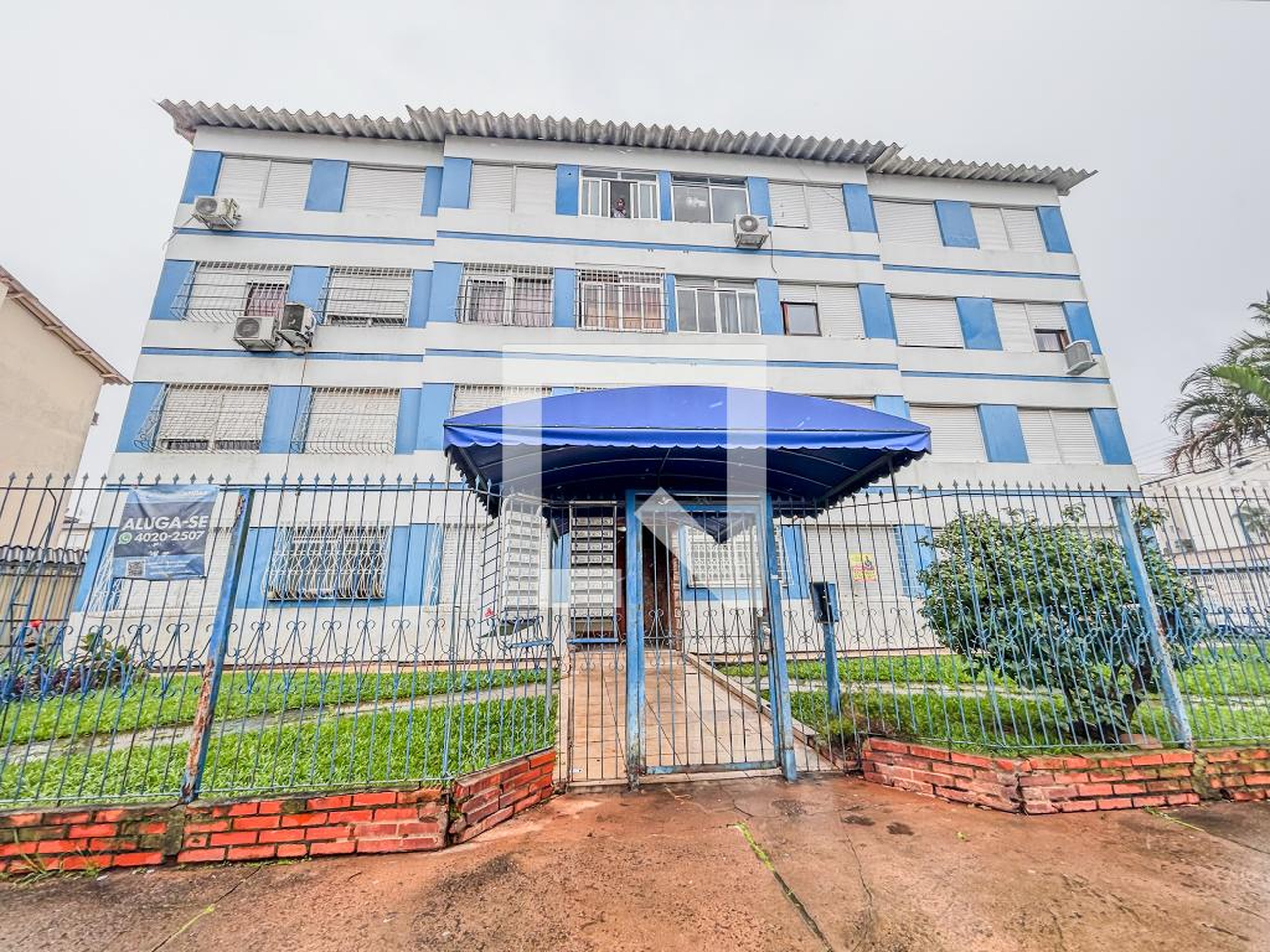 Fachada Condomínio em Rua Doutor Carlos Maria Bins, 260