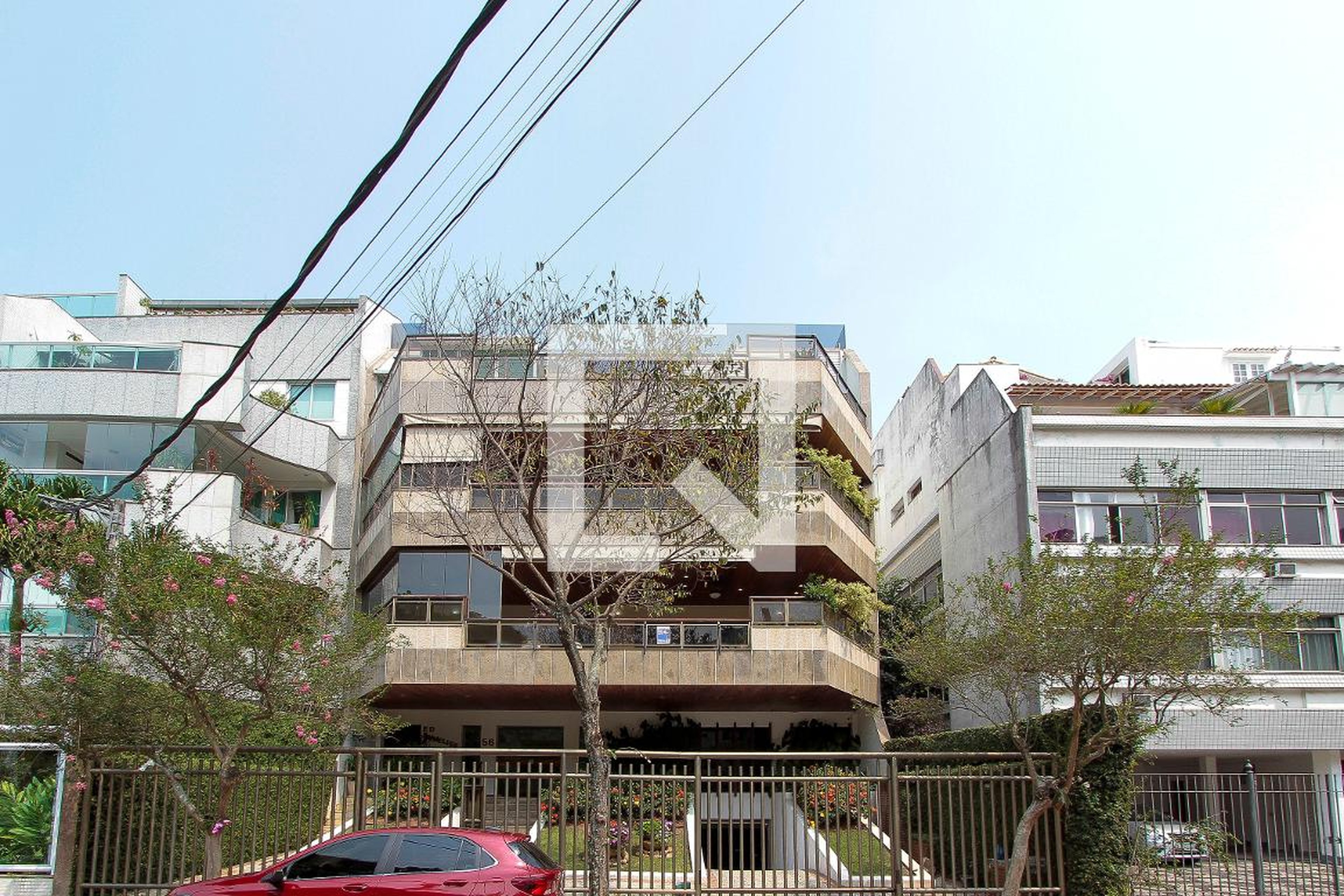 Fachada Condomínio em Rua General Batista Teixeira, 56