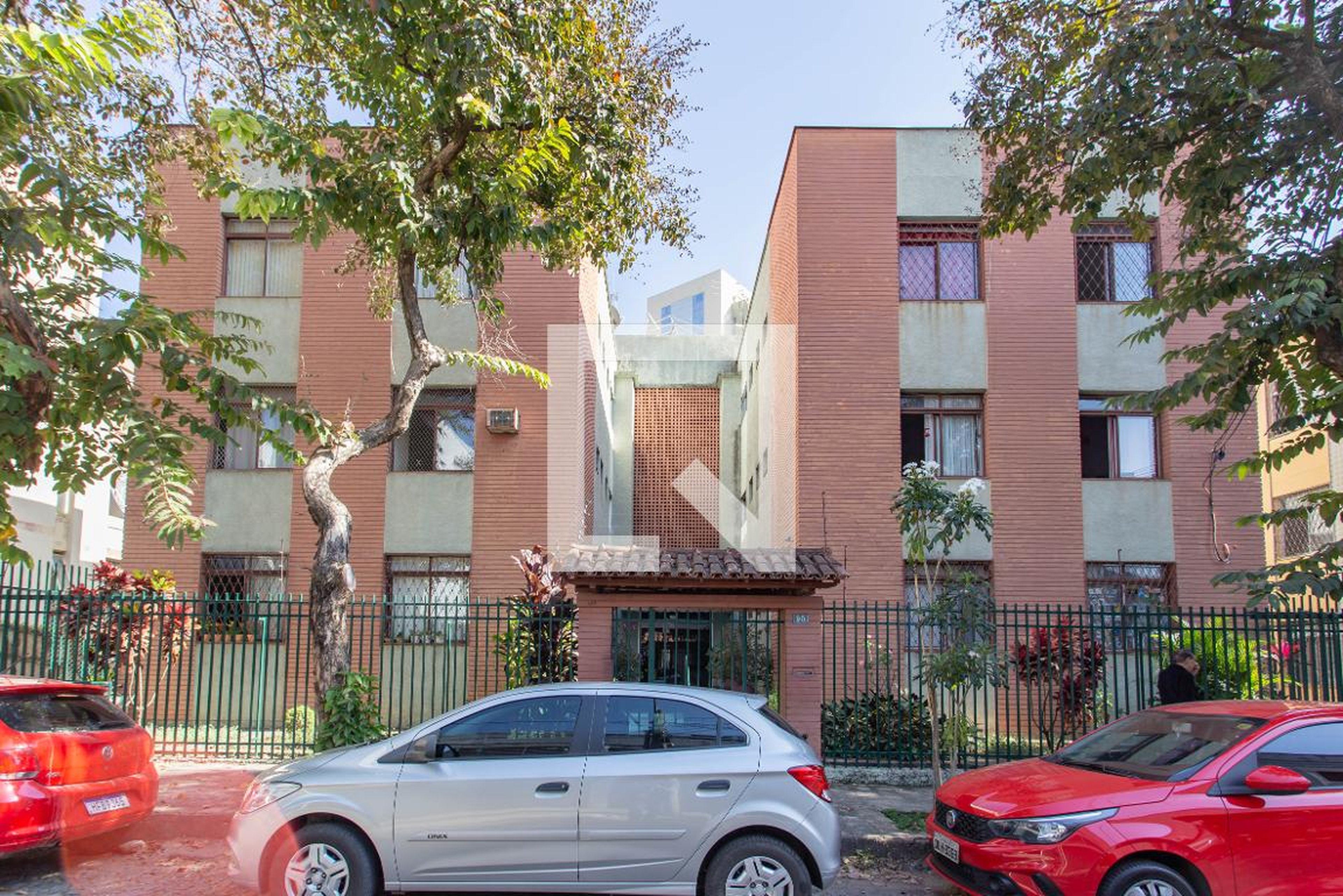 Fachada Condomínio em Rua Professor Nelson de Sena, 95