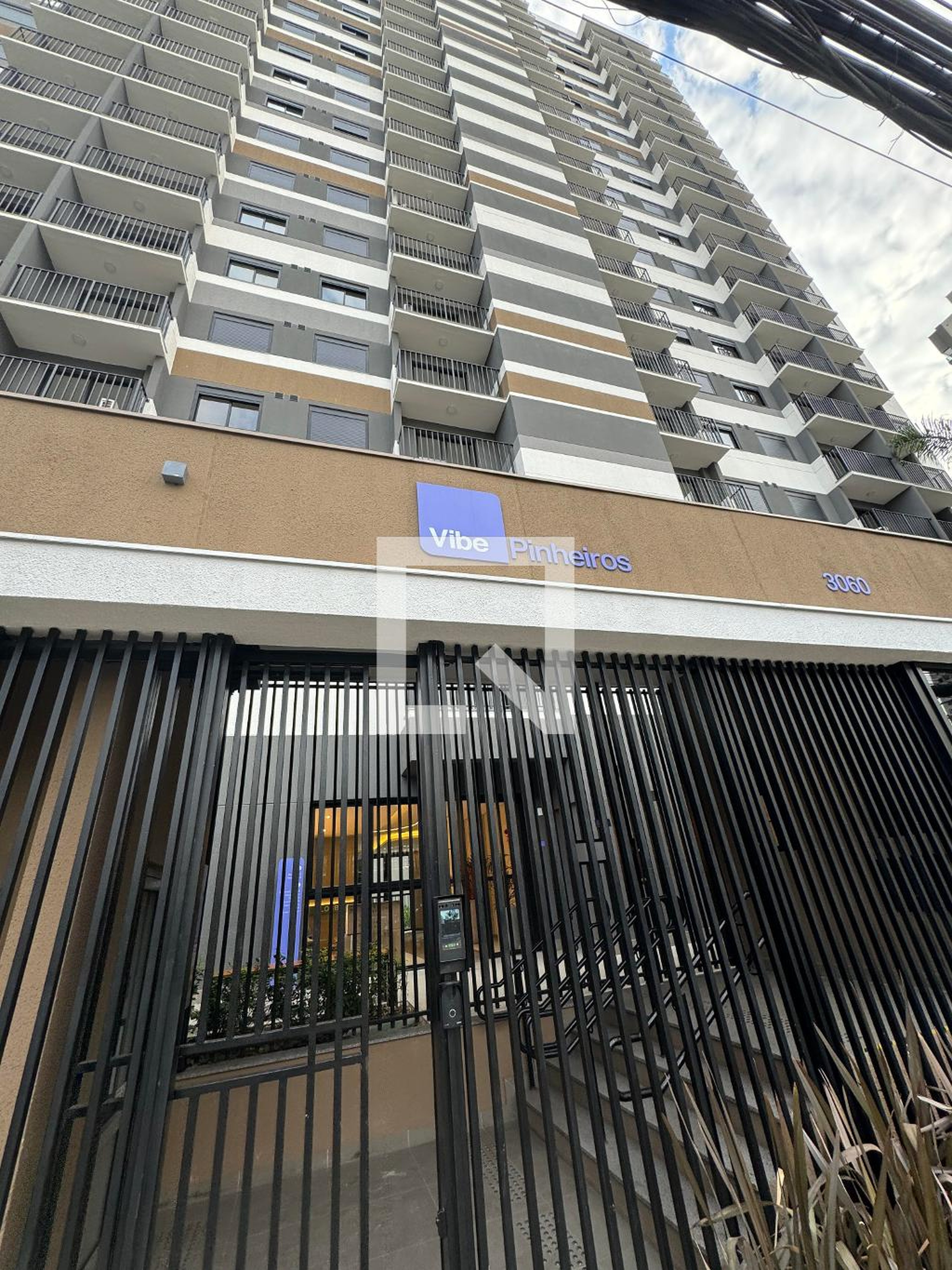 Fachada Condomínio em Rua Cardeal Arcoverde, 3960