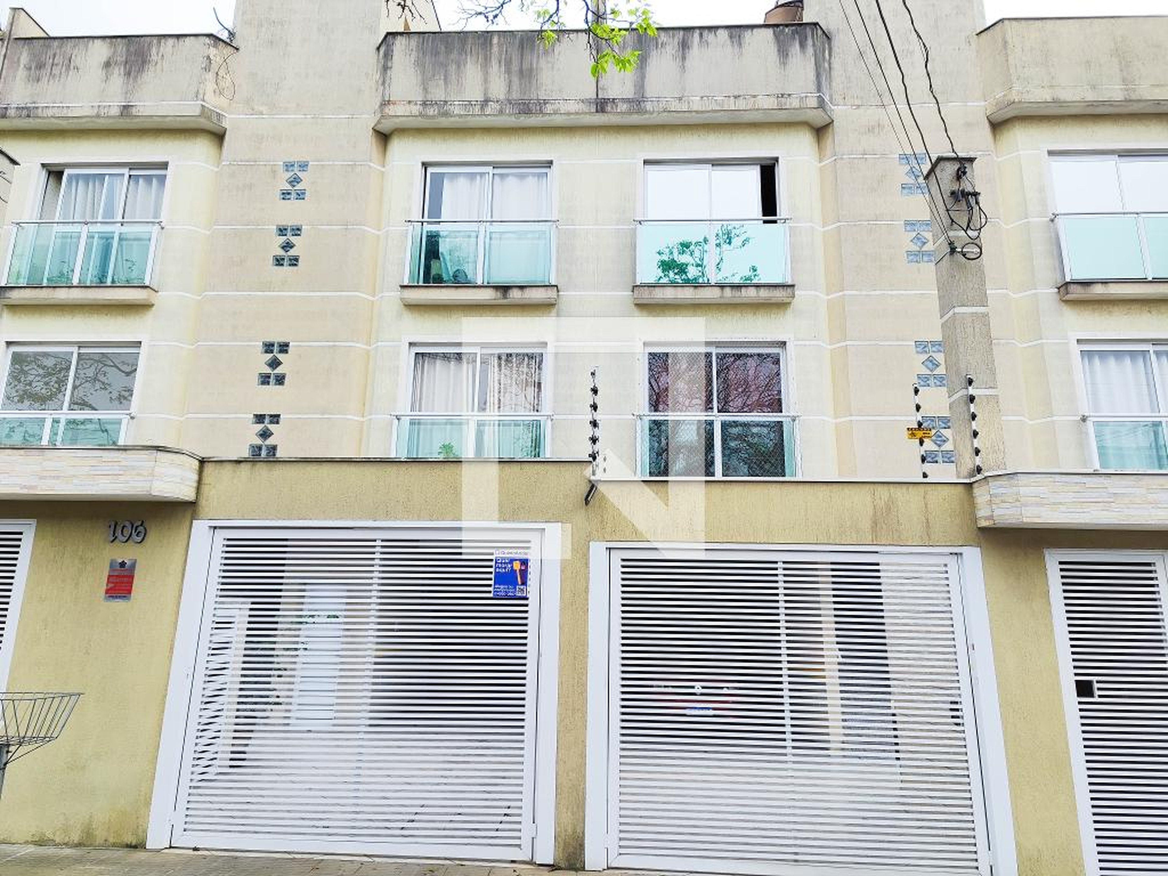 Fachada Condomínio em Rua Agra, 106