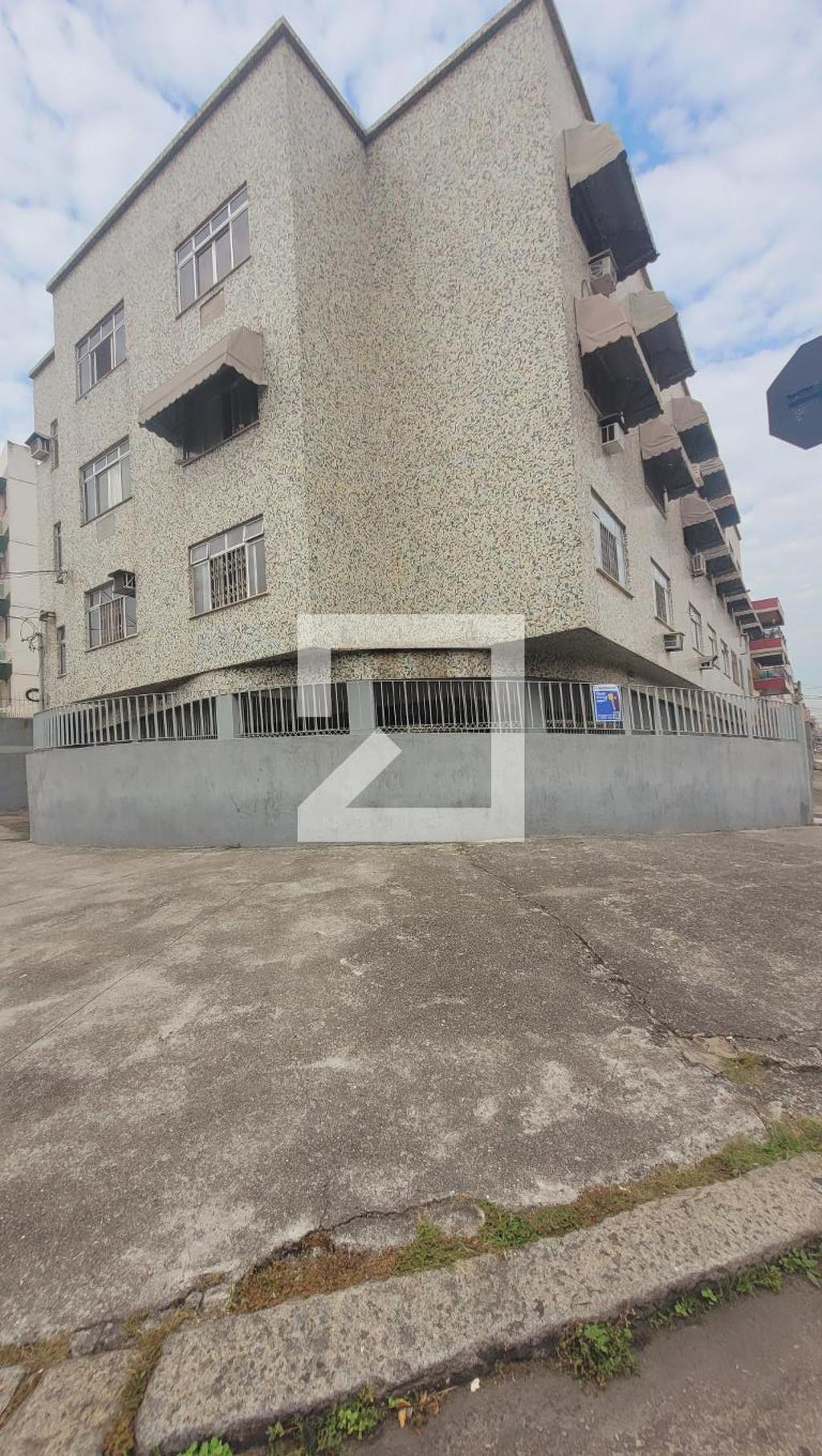 Fachada Condomínio em Rua Alice Tibiriçá, 11