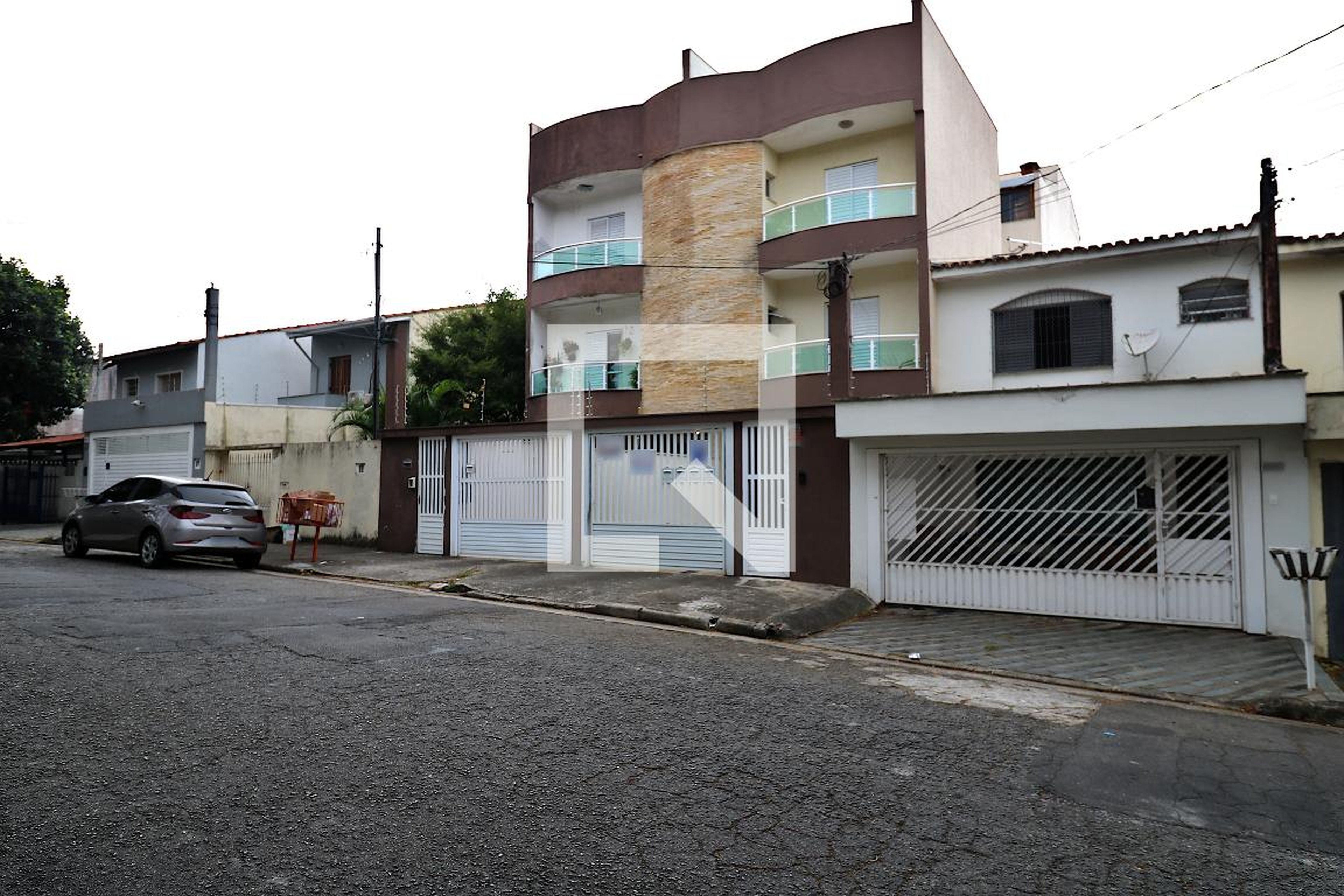 Fachada Condomínio em Rua Tupinambás, 311