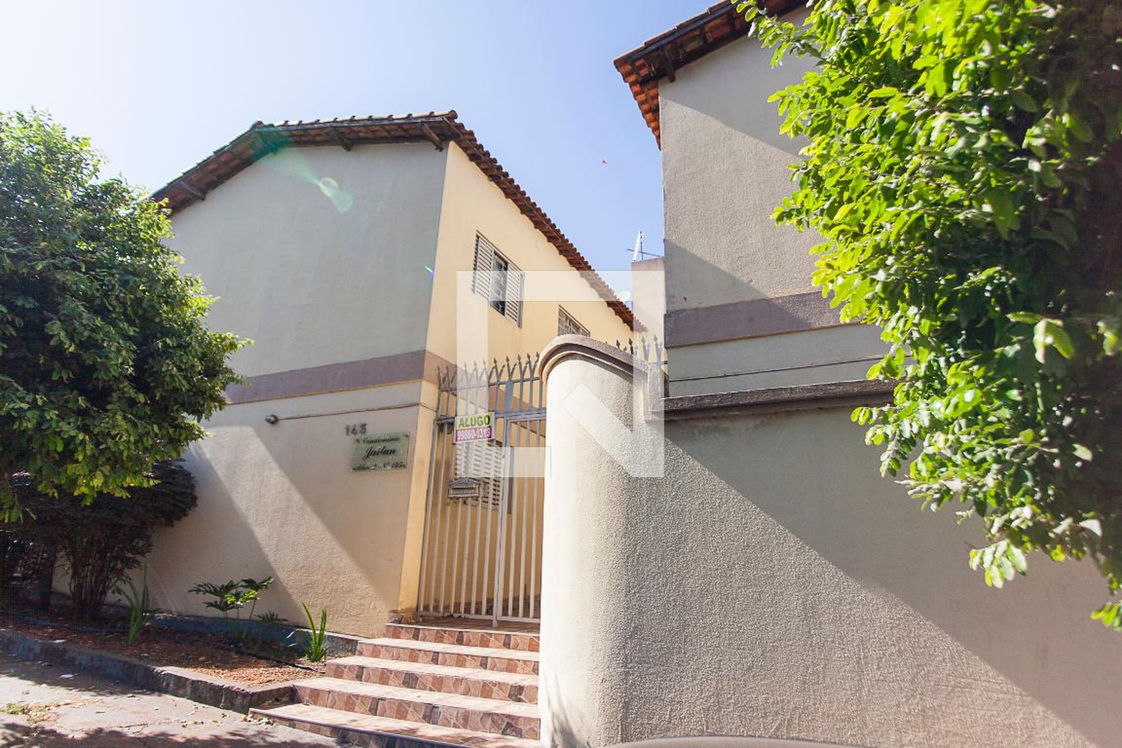Fachada Condomínio em Rua Jaime Tannus, 145