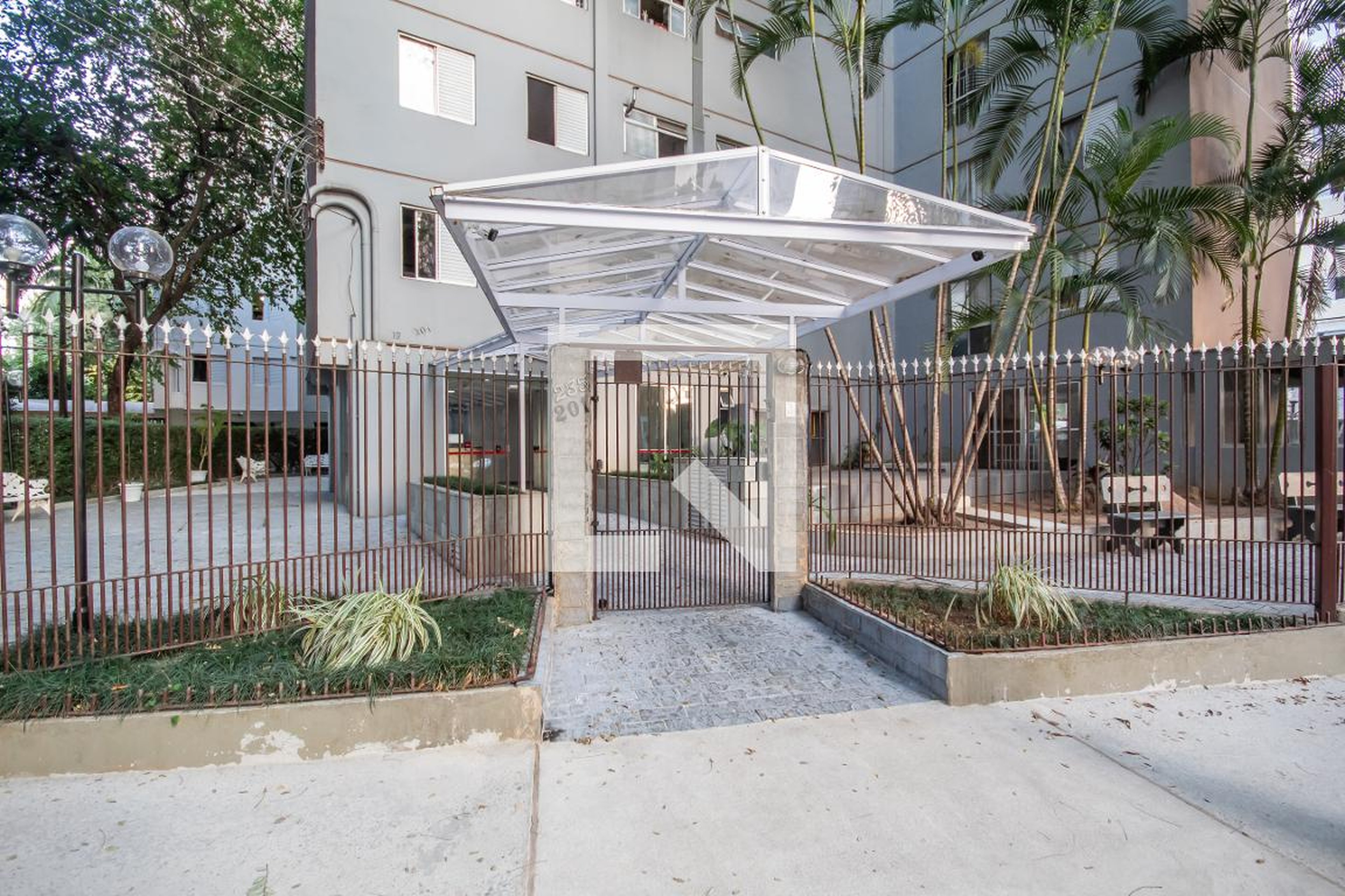 Fachada Condomínio em Rua Rio Xingu, 235