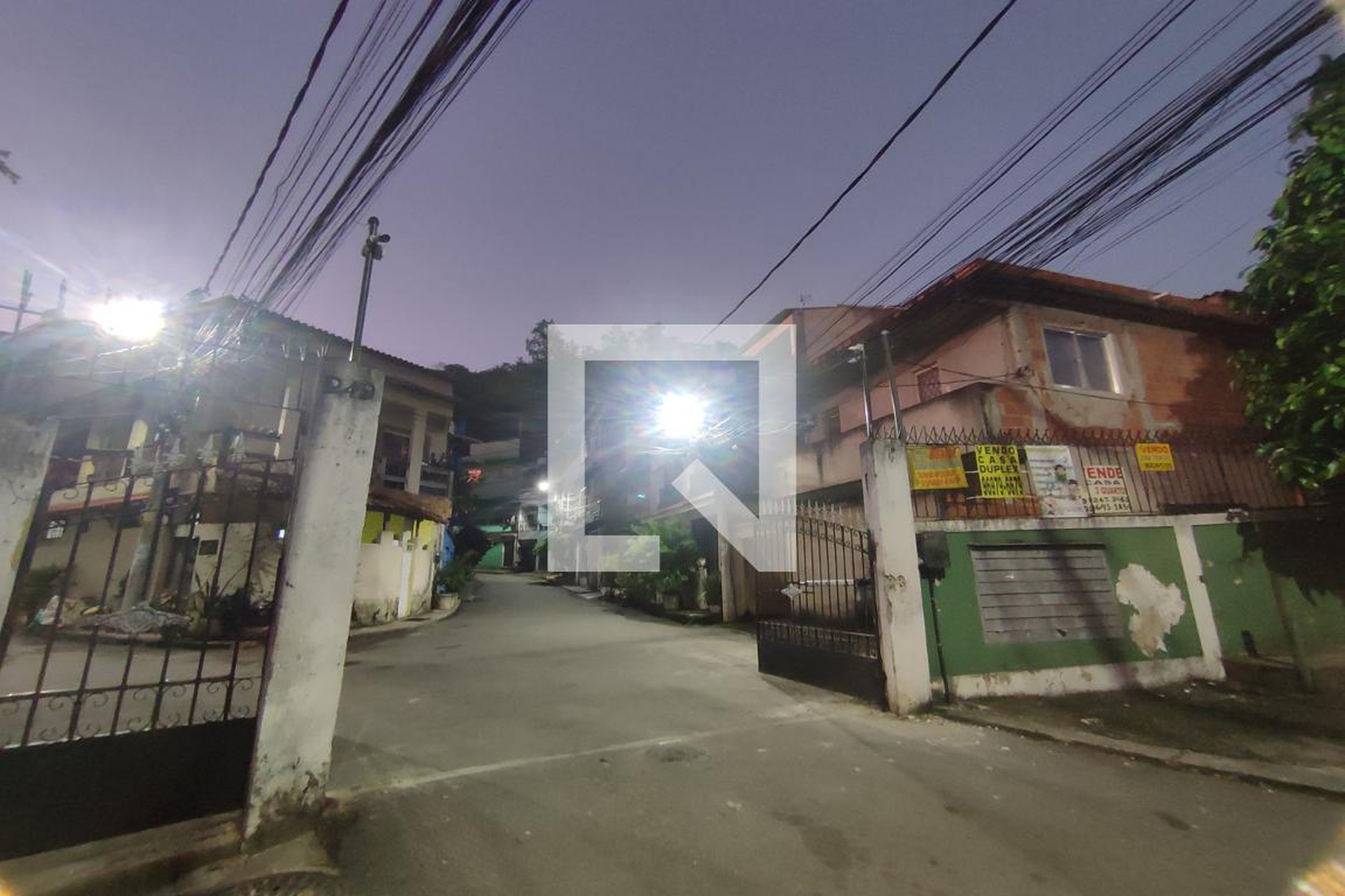 Fachada Condomínio em Rua do Pirilampo, 249