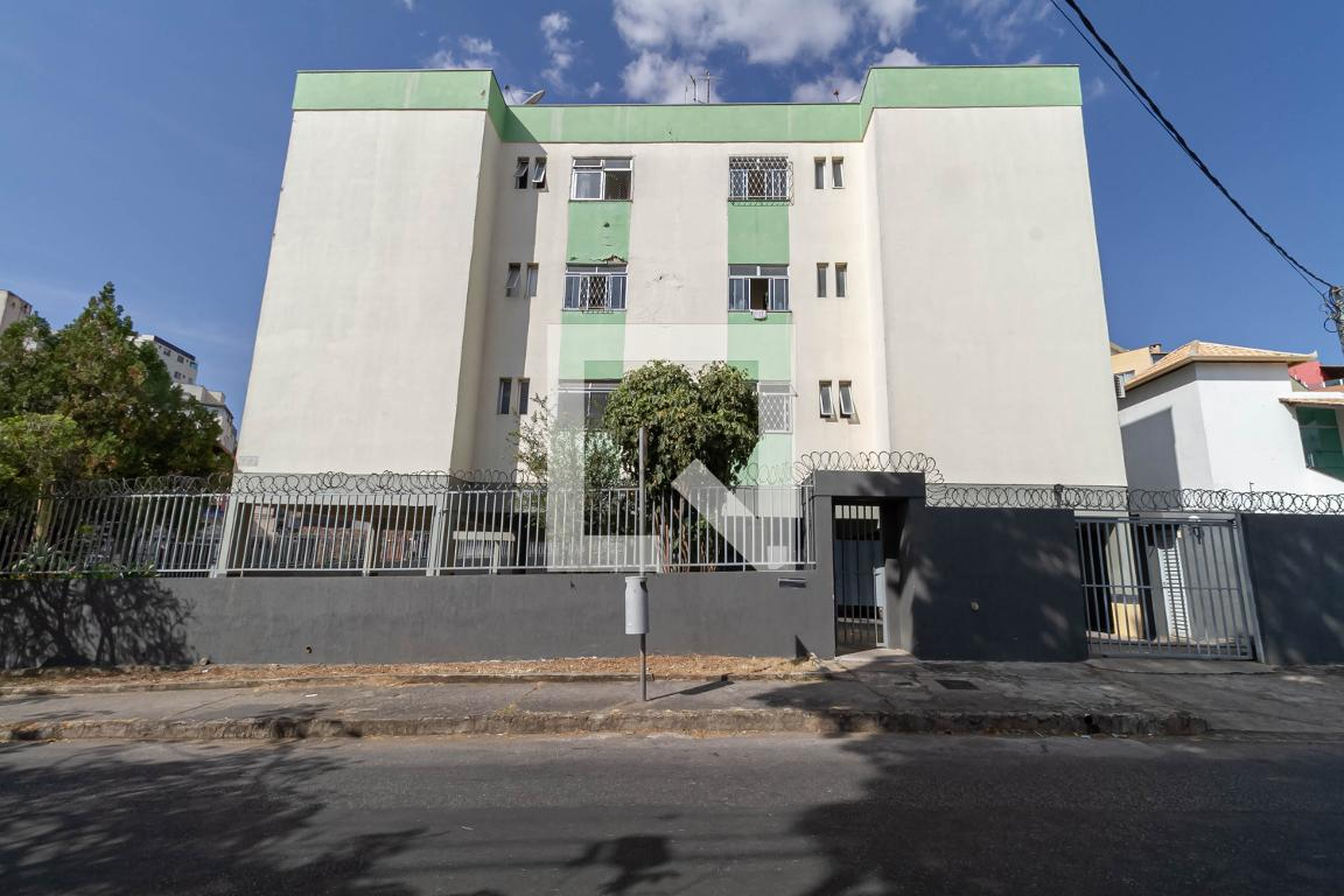 Fachada Condomínio em Rua dos Geólogos, 370