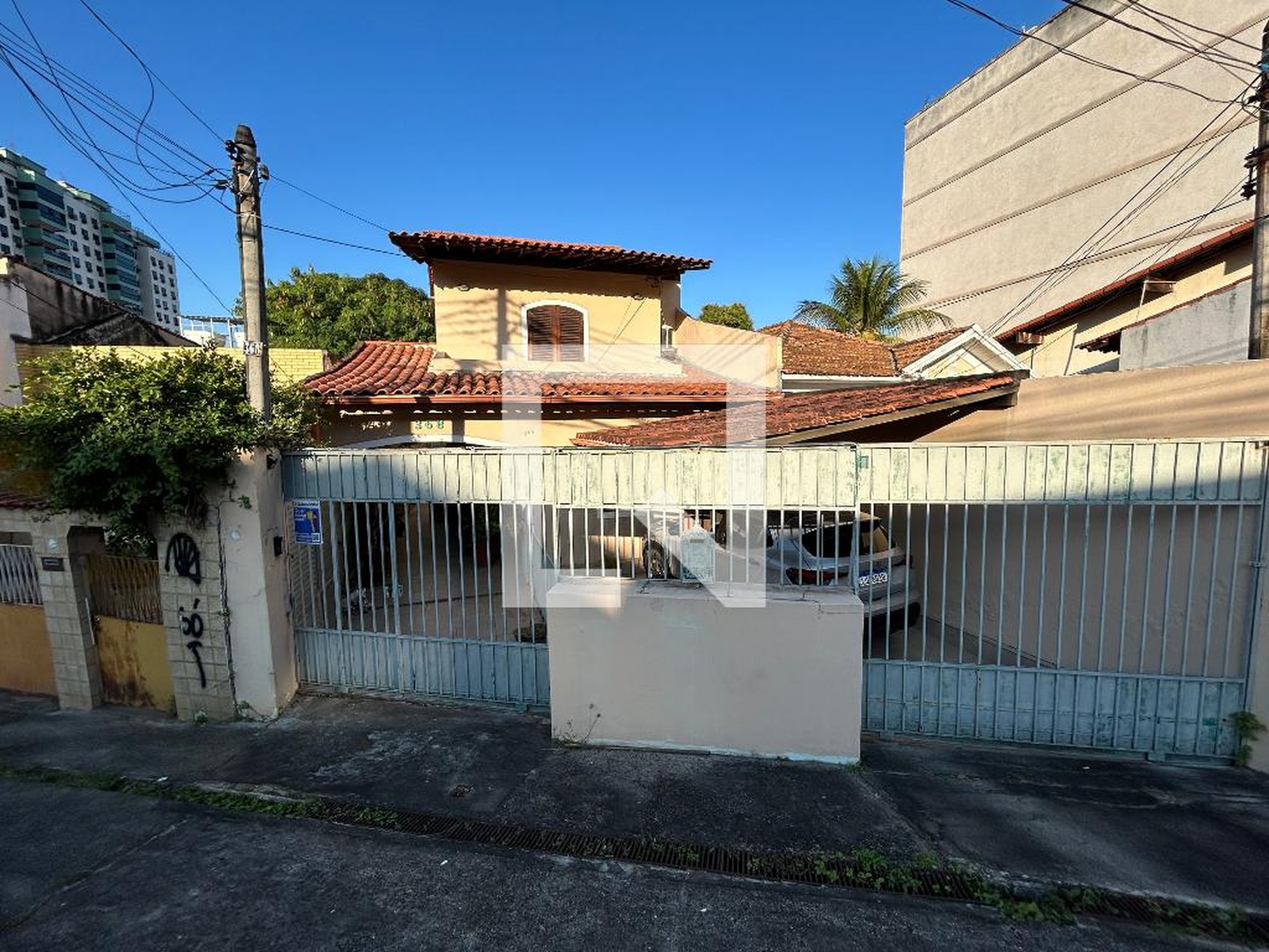 Fachada Condomínio em Rua Augusto Nunes, 368