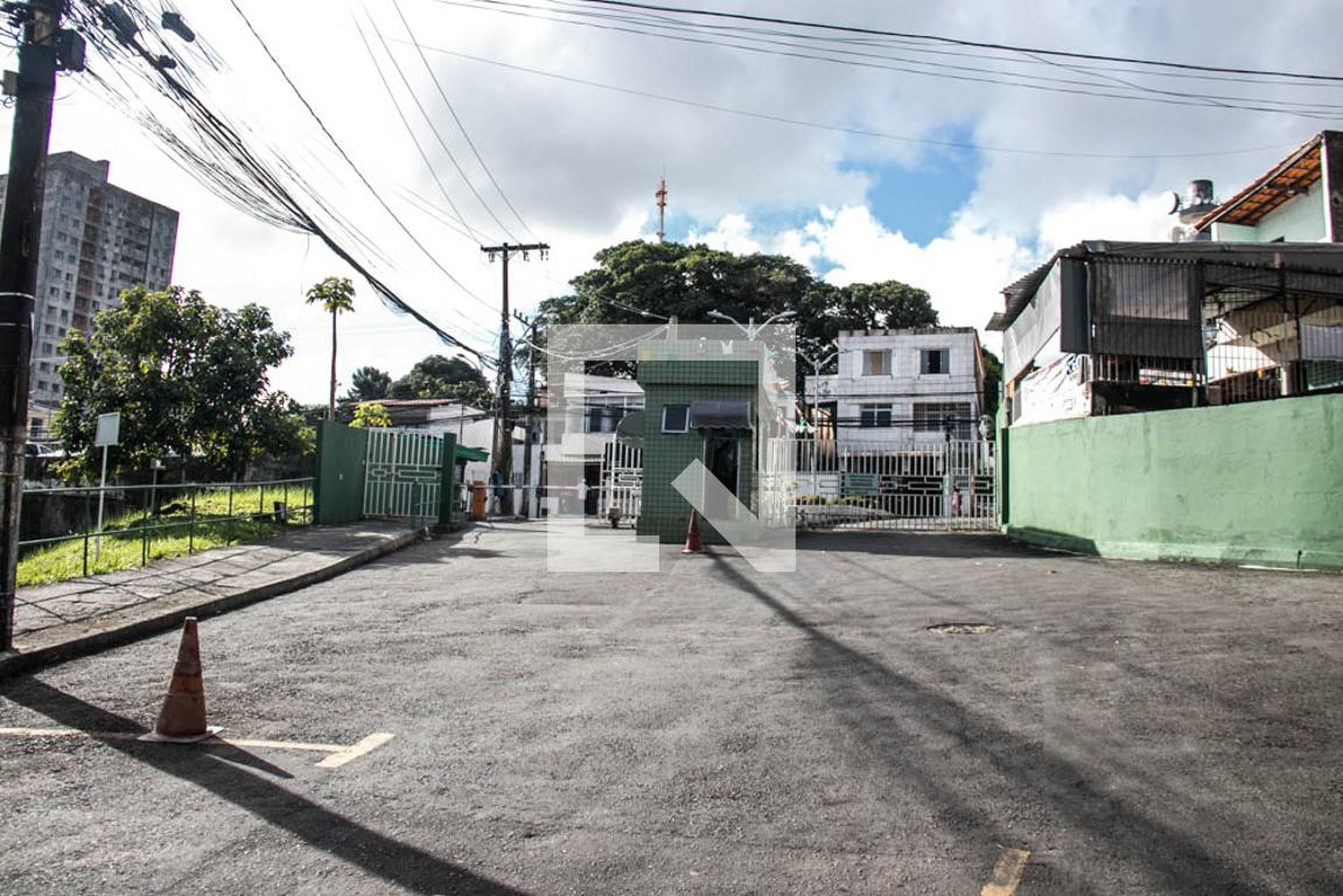 Fachada Condomínio em Rua Petrópolis, 90