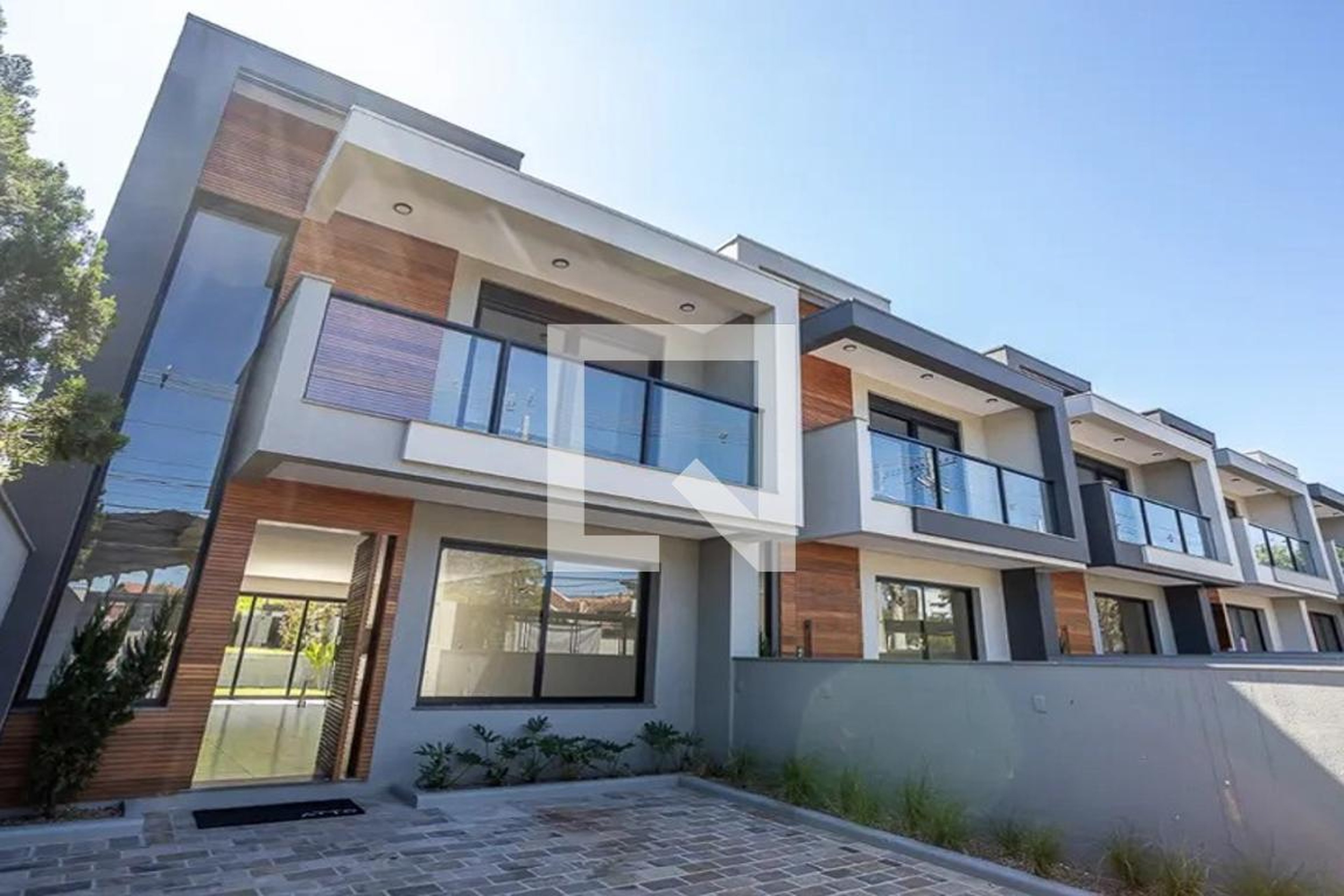 Fachada Condomínio em Rua Leopoldo Zimerman, 451