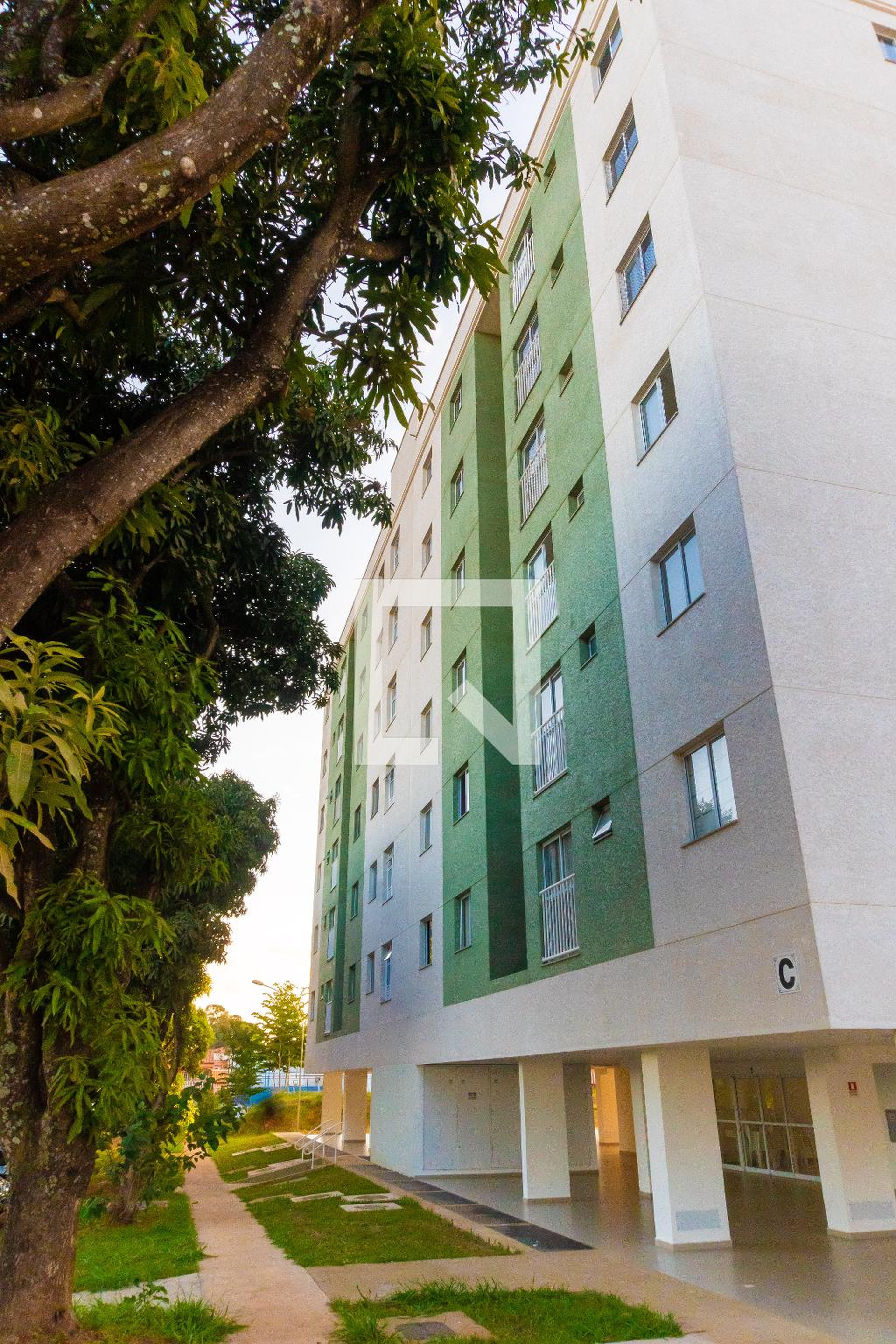 Fachada Condomínio em Rua Q Dois, 8