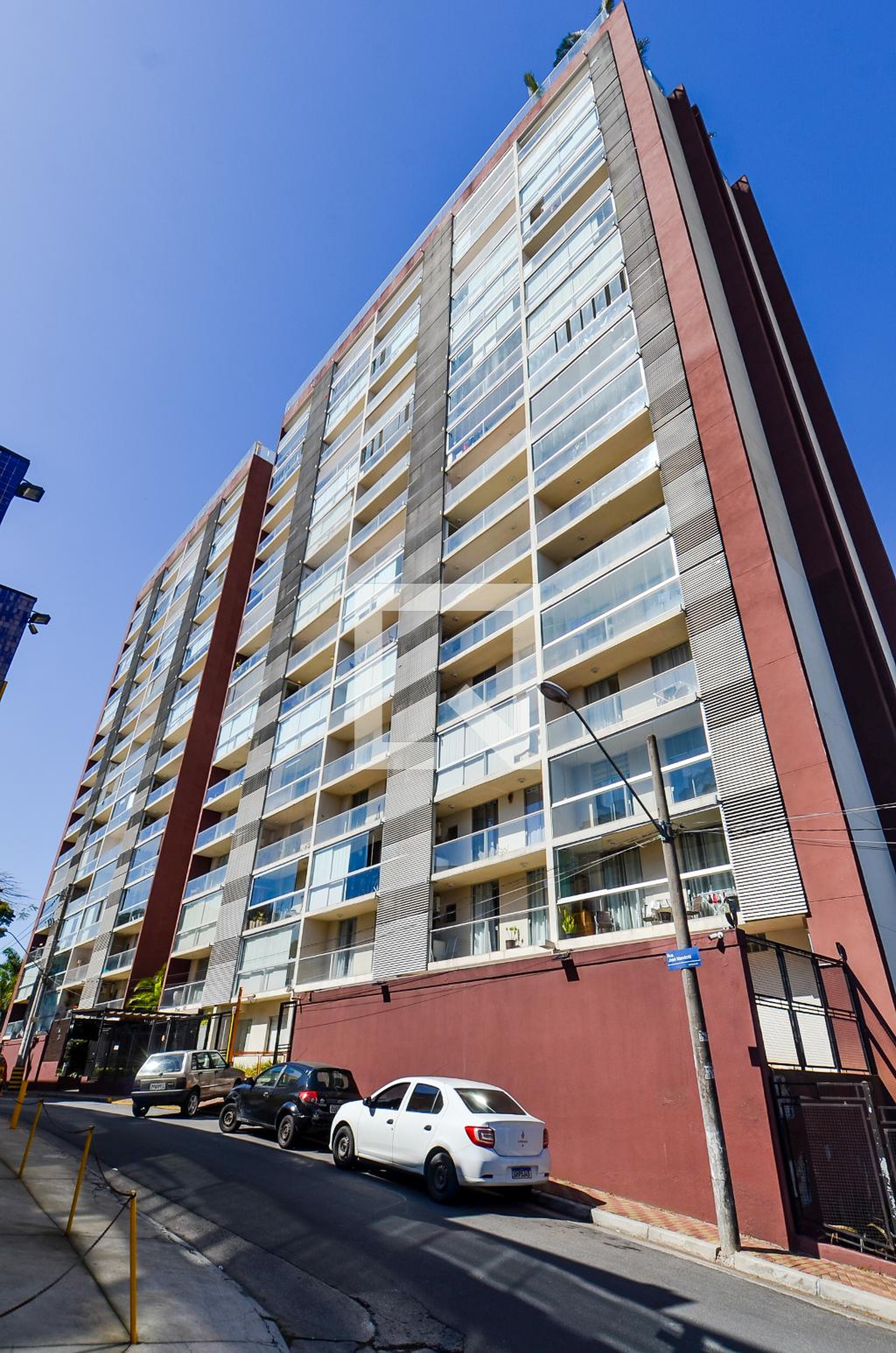 Fachada do Condomínio Condomínio First