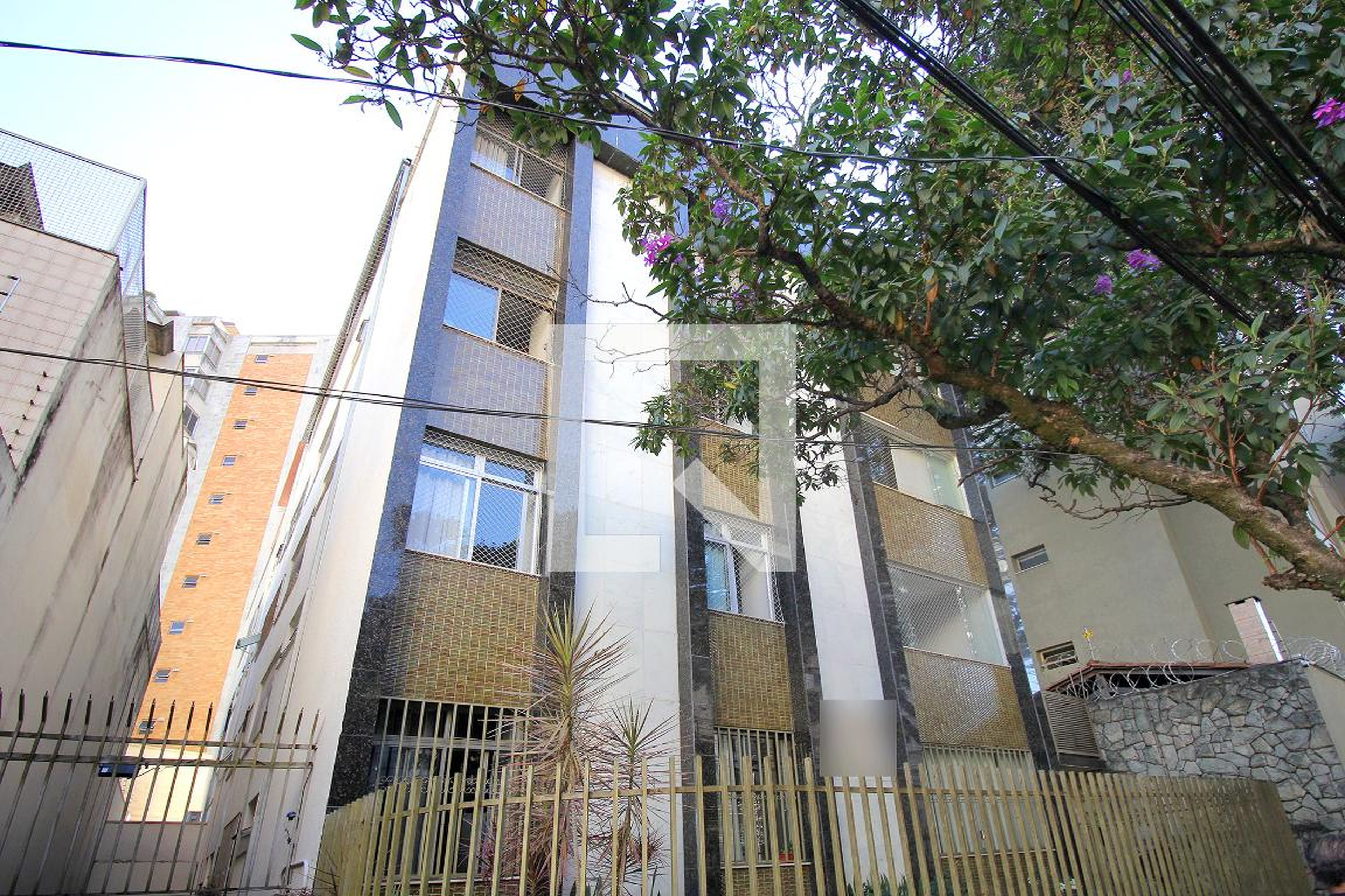 Fachada Condomínio em Rua Montevidéu, 680