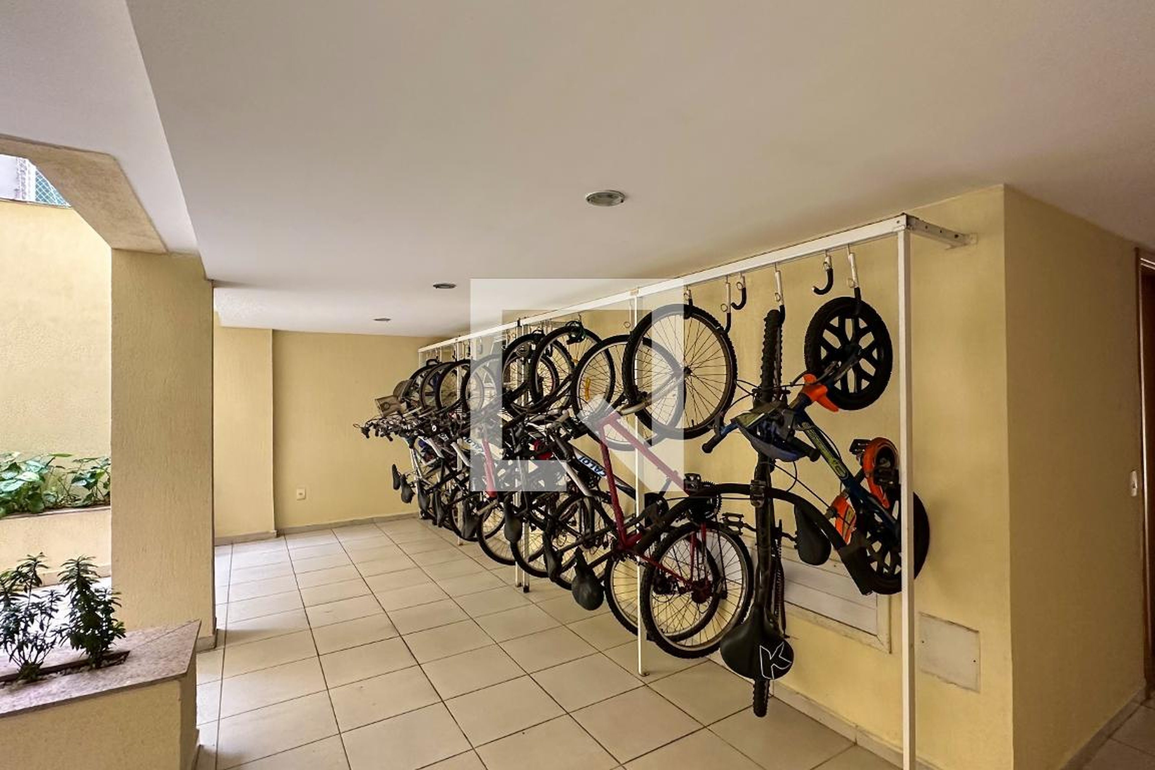 Bicicletario - Quincass Borbas