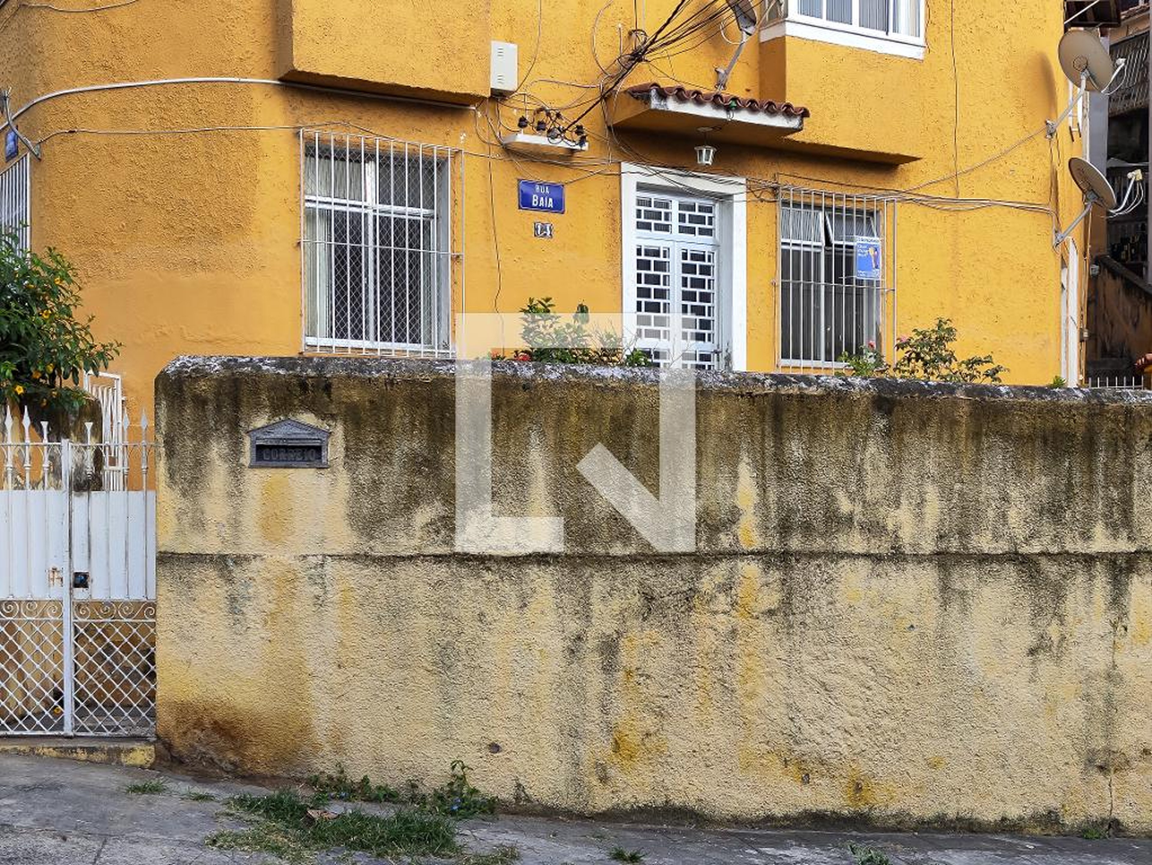 Fachada do Prédio Condomínio em Rua Bahia, 84