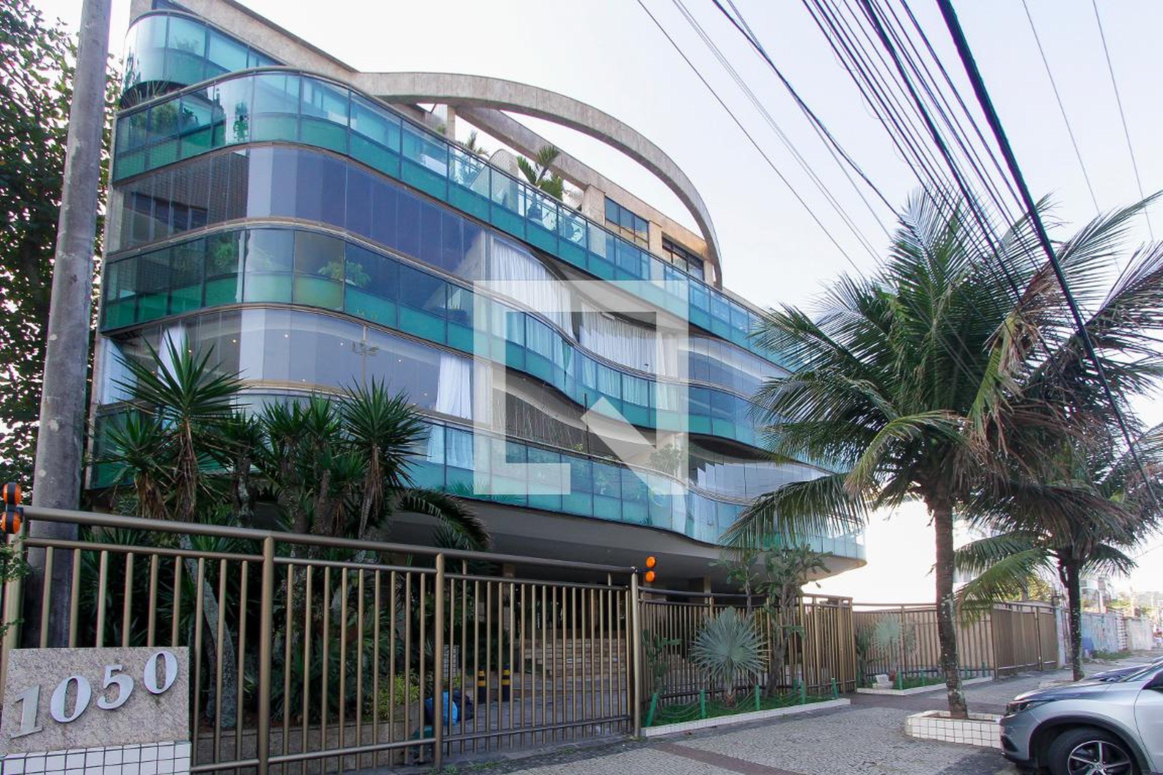 Fachada Edifício Sernambetiba 1050