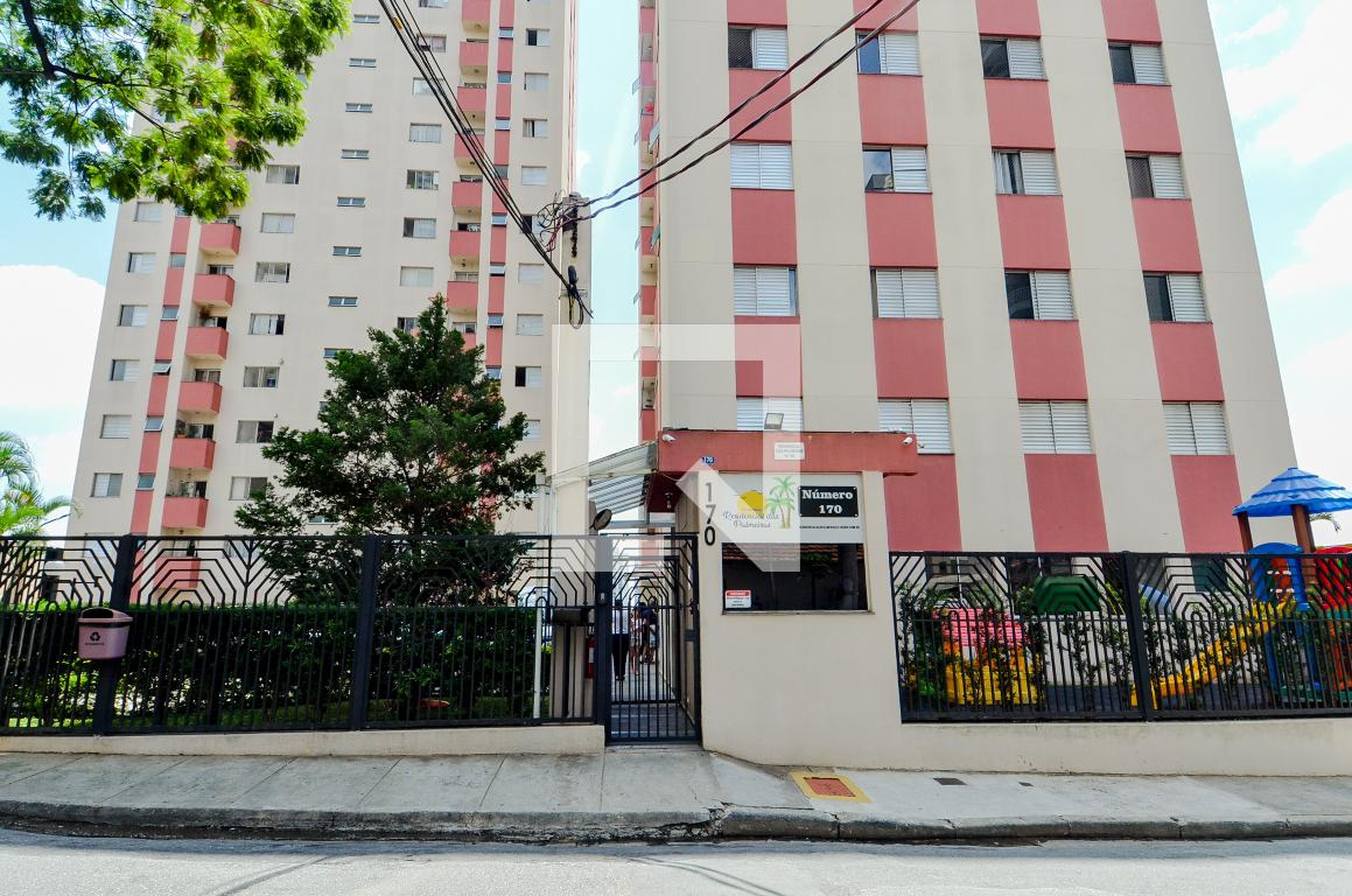 Fachada do Condomínio Residencial das Palmeiras