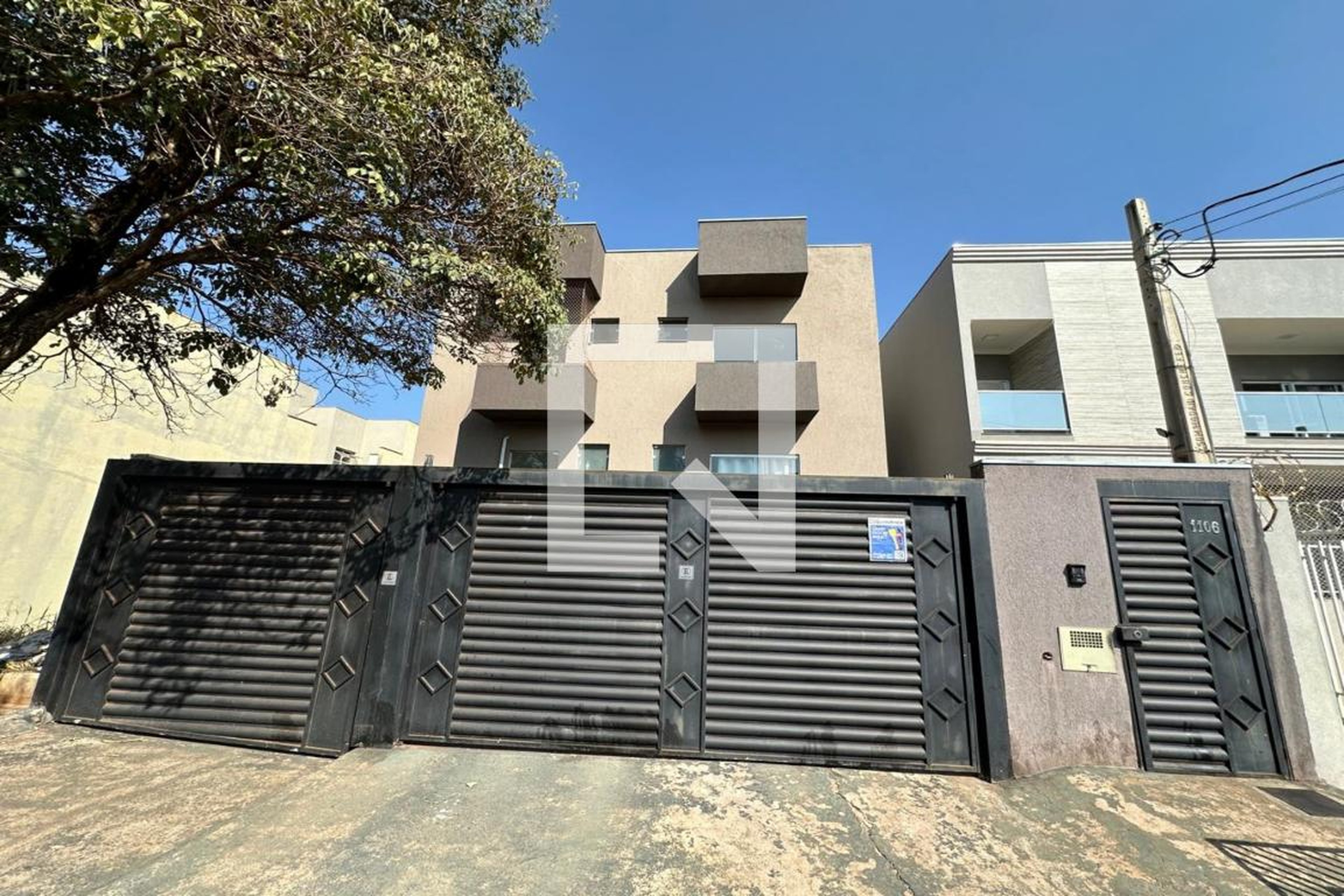 Fachada Condomínio em Rua Professor Paulo Dantas da Silva Júnior, 1106