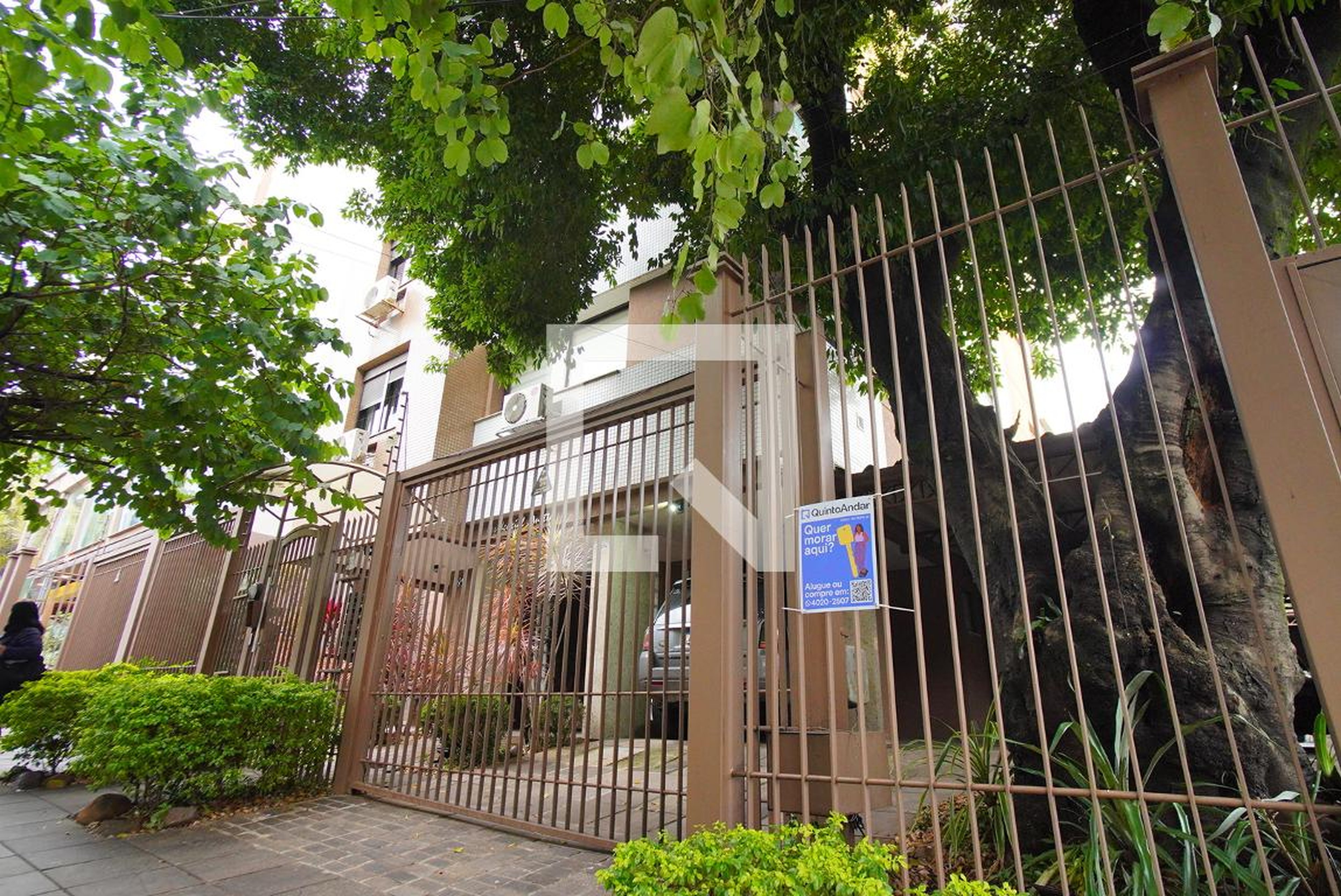 Fachada do Prédio Condomínio em Rua Anita Garibaldi, 685