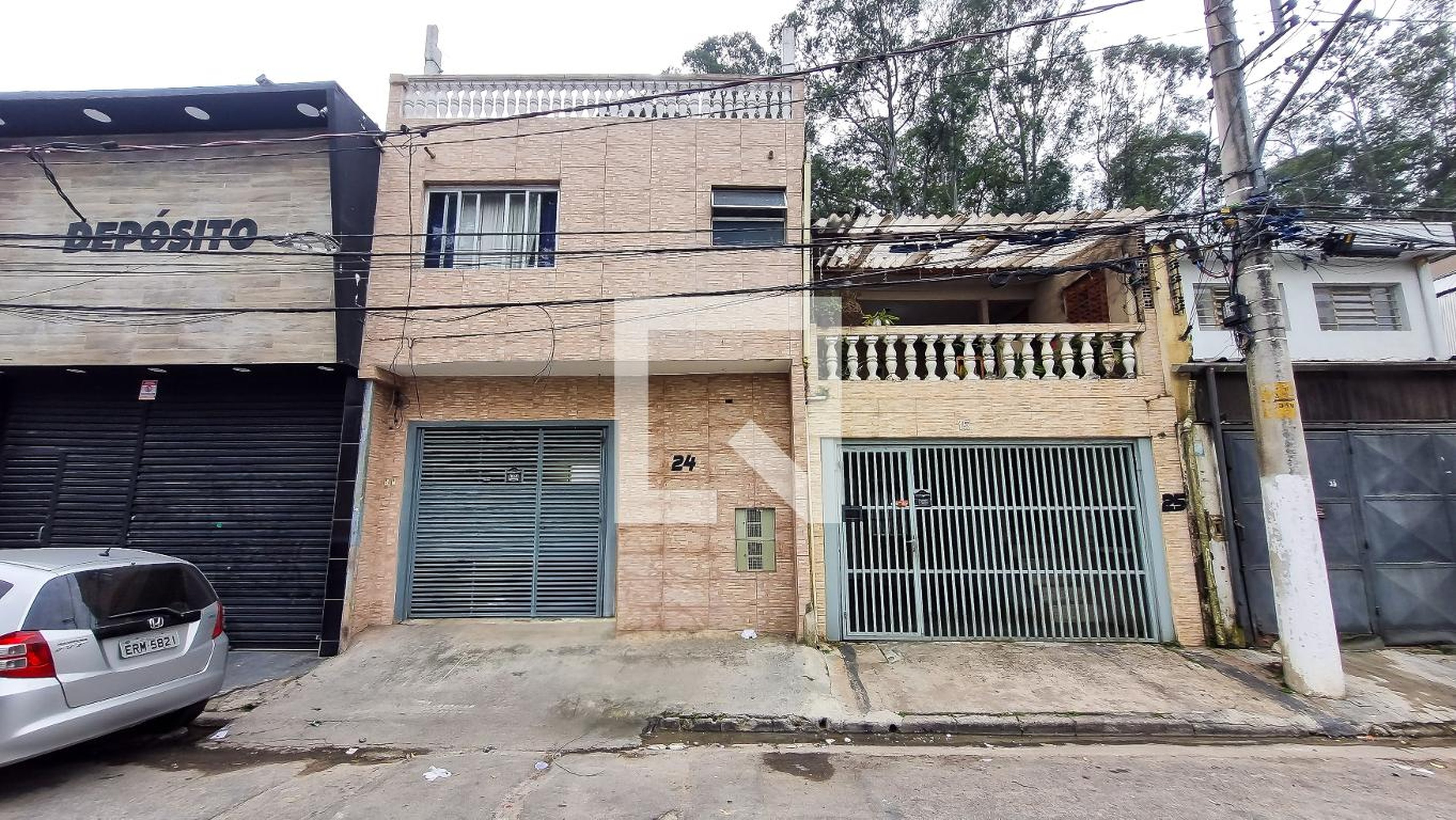 Fachada Condomínio em Rua Domingos de Meira, 24