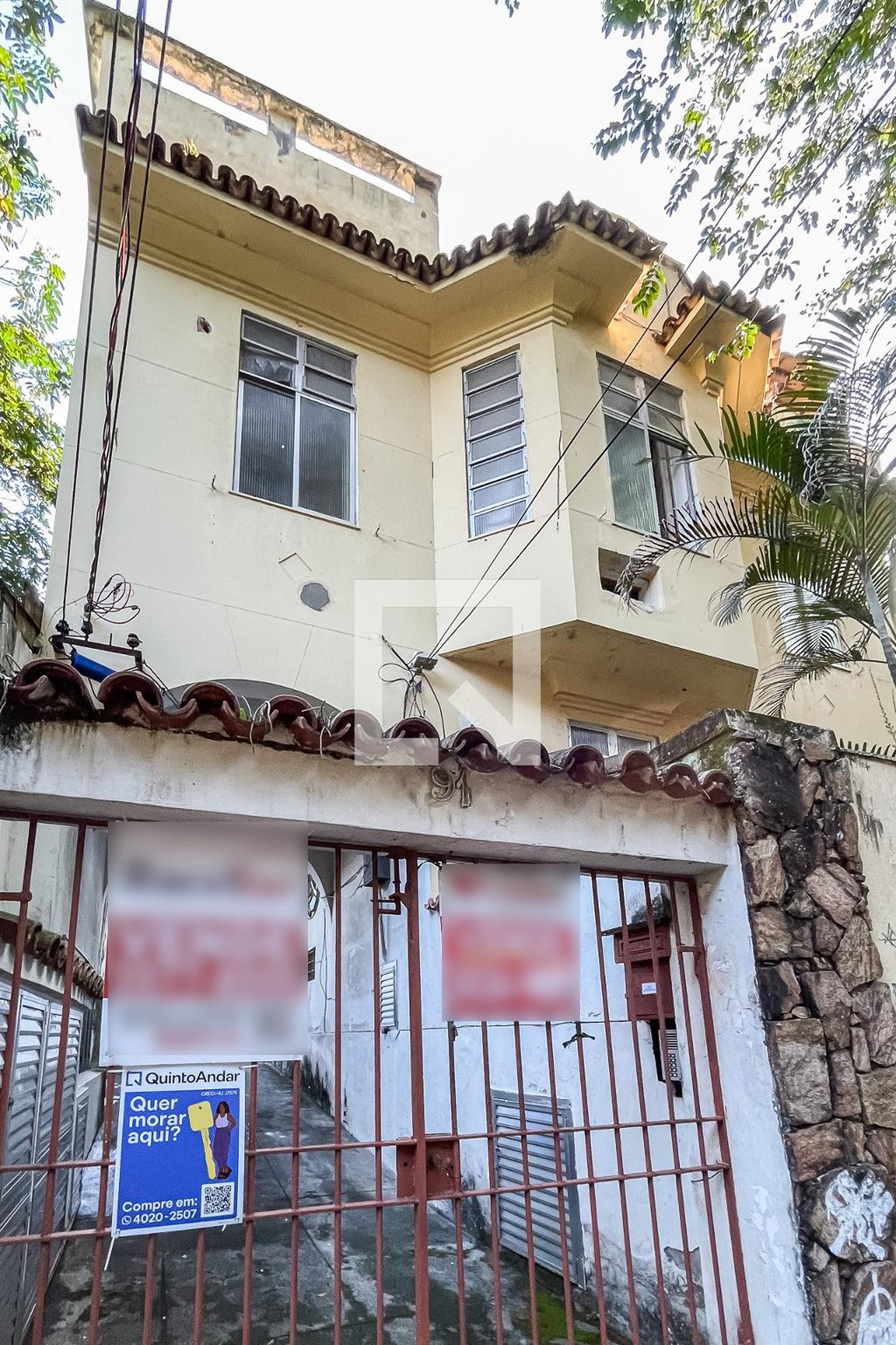 Fachada Condomínio em Rua Rocha Miranda, 91