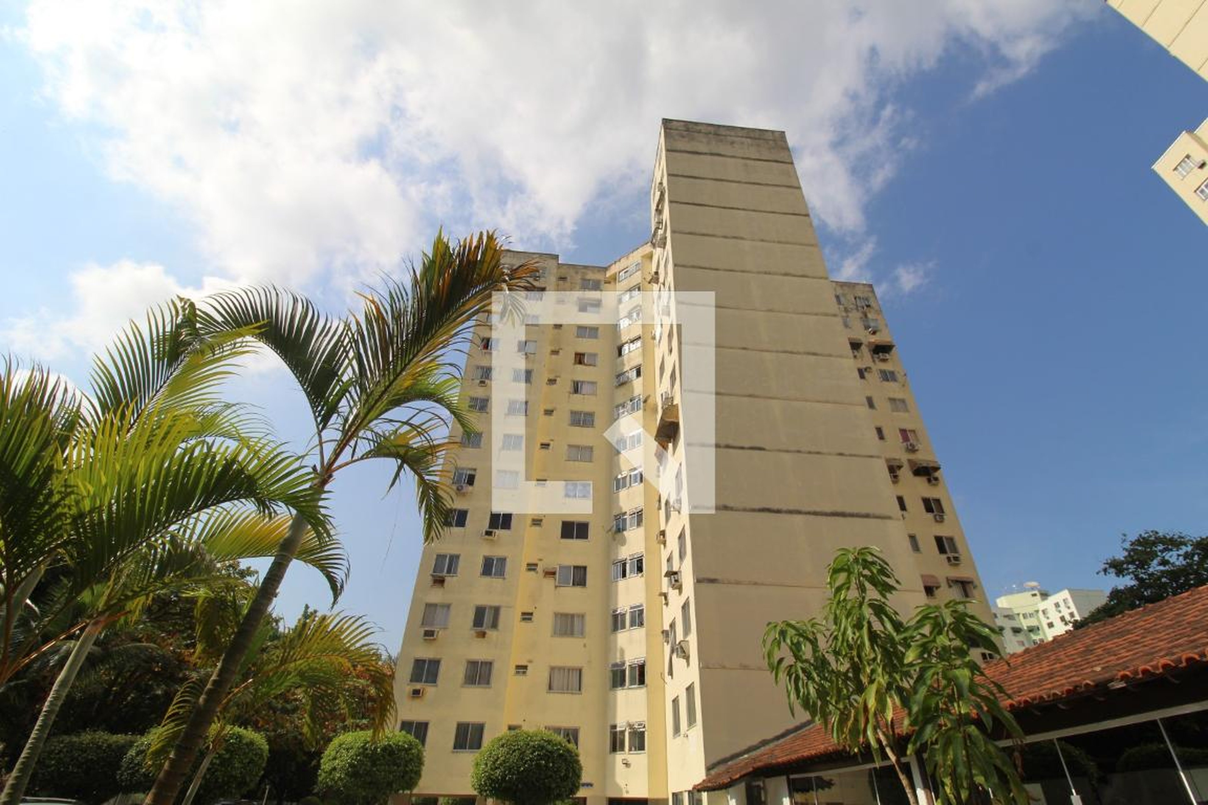 Fachada Condomínio em Estrada dos Bandeirantes, 8025